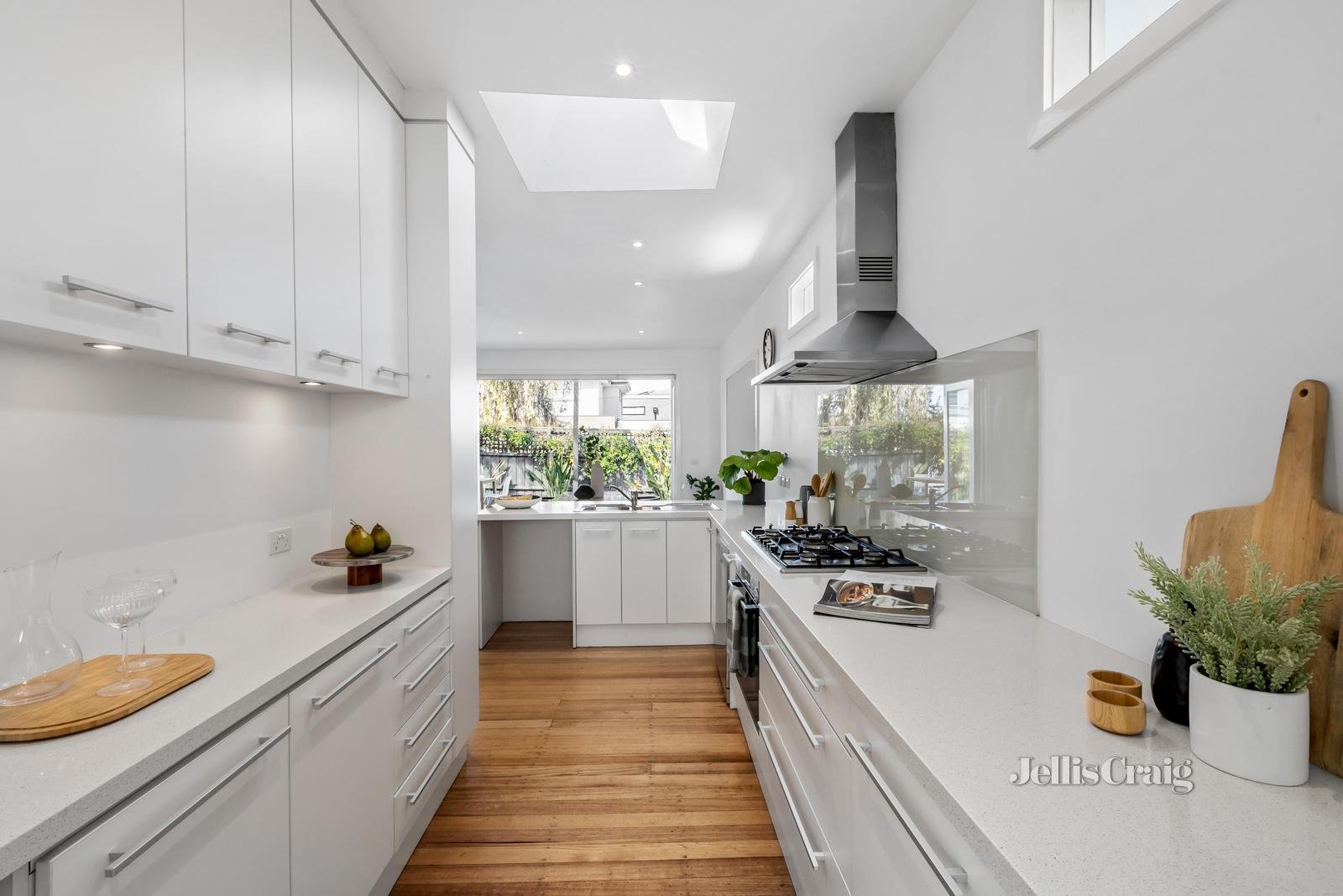 8 York Street, Bentleigh East image 4