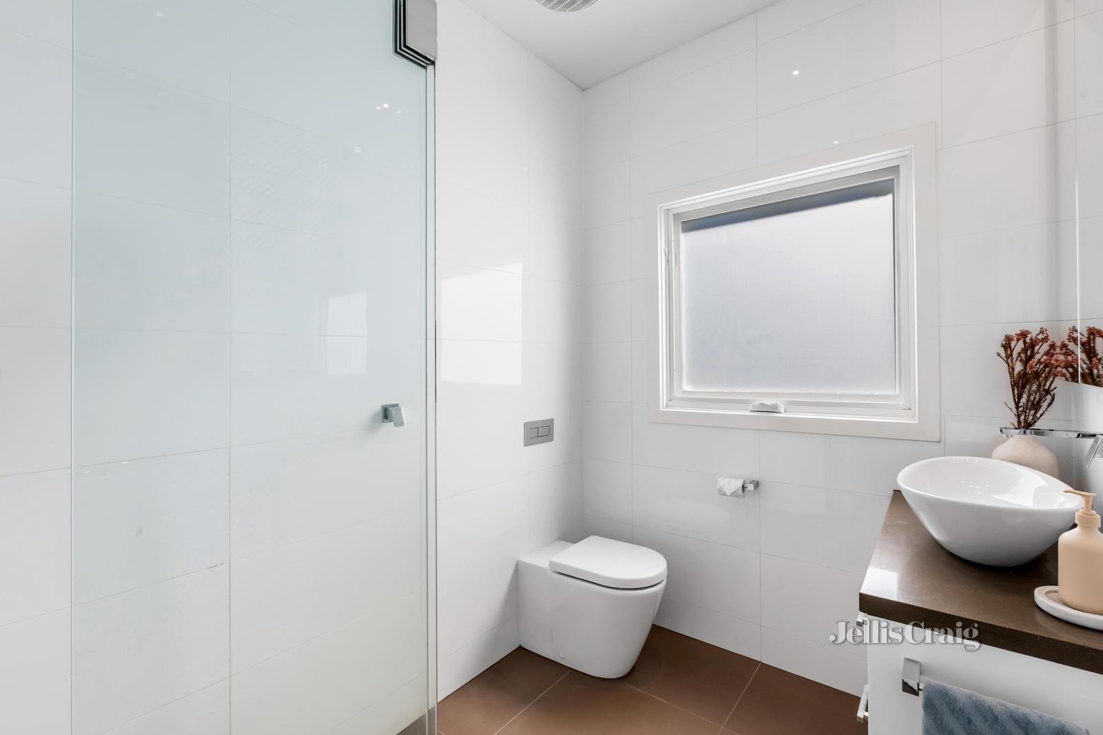 8 York Street, Bentleigh East image 7