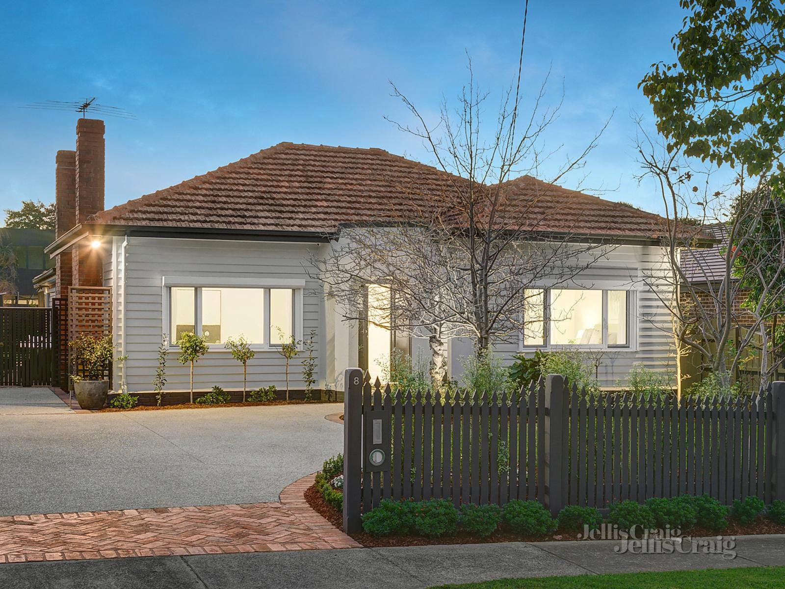 8 Young Street, Ashburton
- Print Image 1