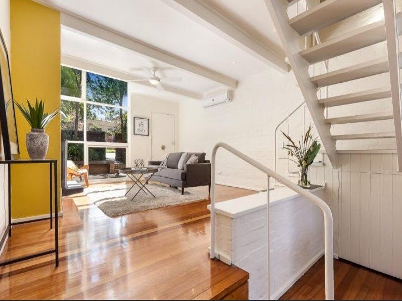8 Younger Court, Kew image 3