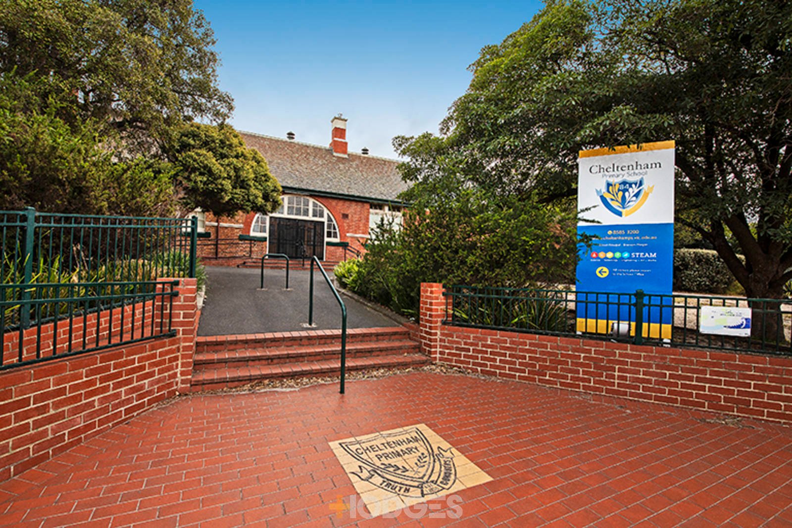 80 Albenca Street Cheltenham