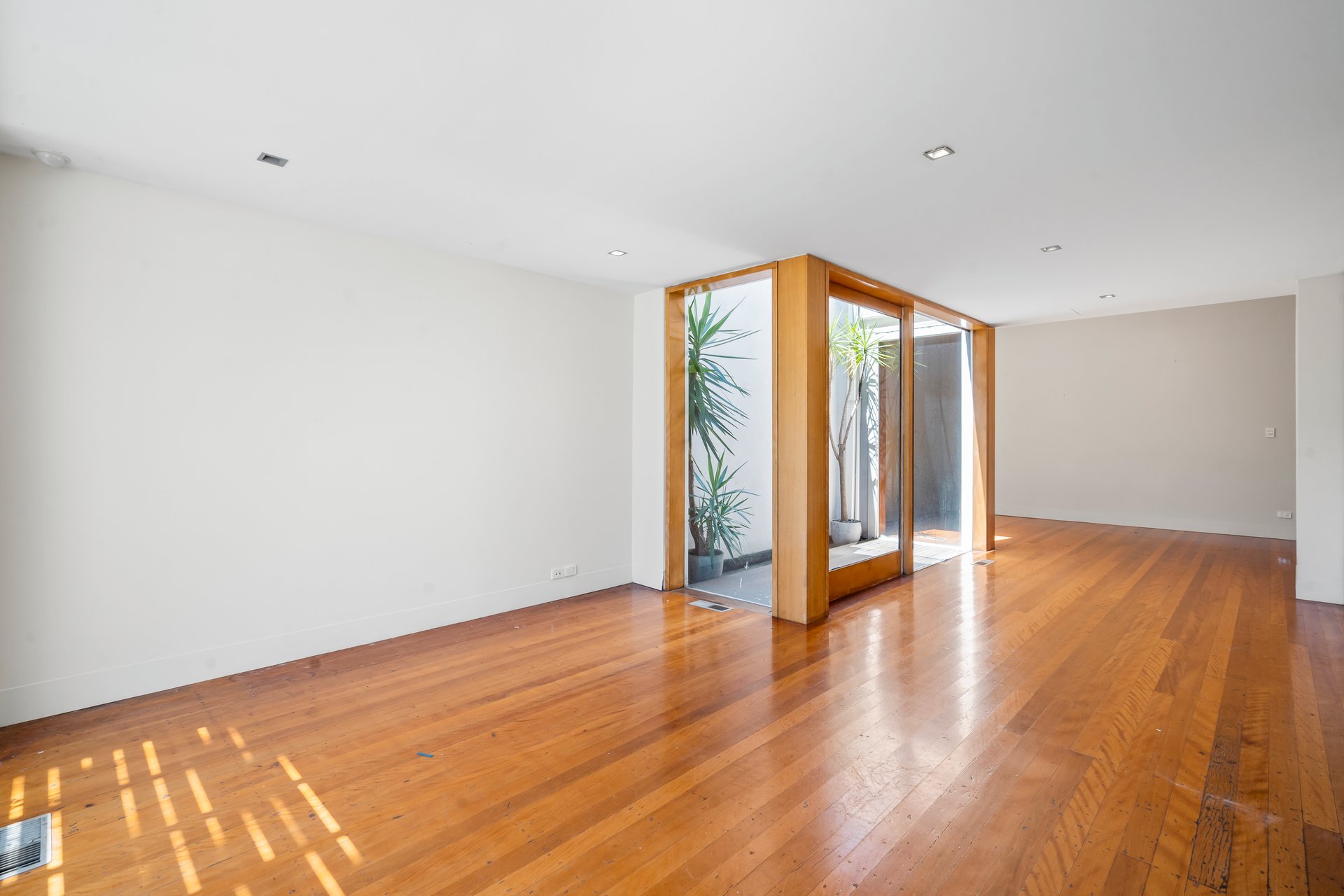 80 Albert St, East Melbourne image 2