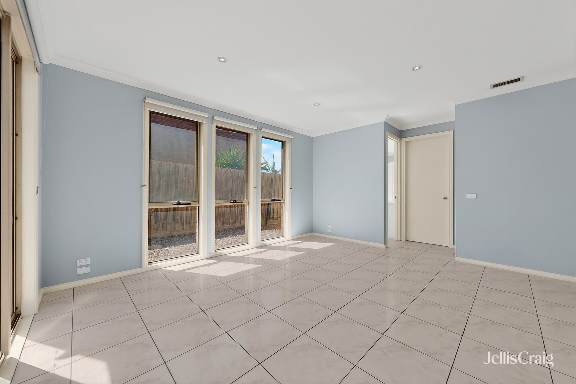 80 Carnarvon Road, Strathmore image 6