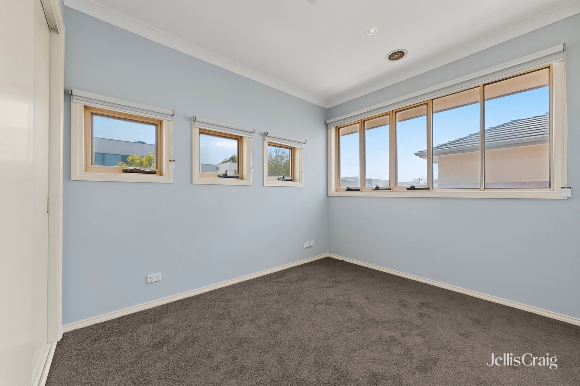 80 Carnarvon Road, Strathmore image 11