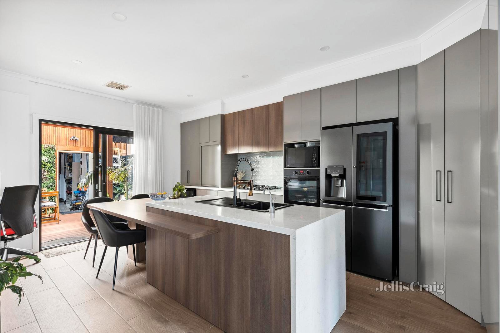 80 Russell Street, Newtown image 3