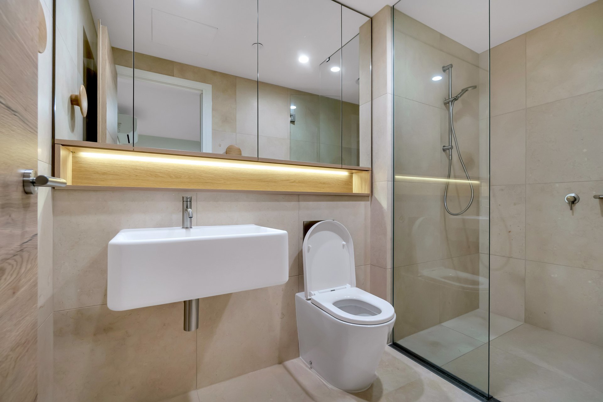 801 / 12 Queens Road Melbourne