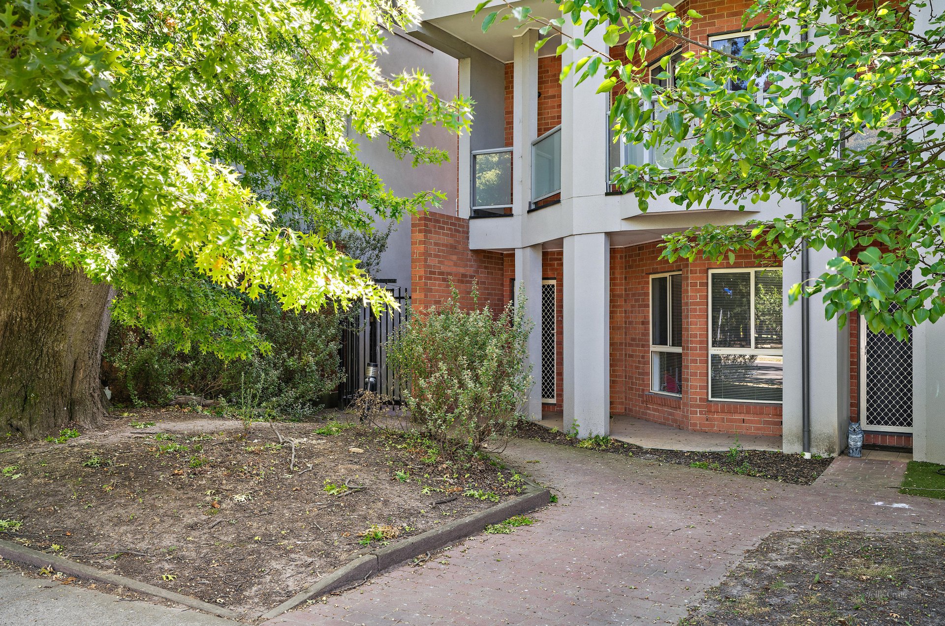 80/13-15 Hewish Road, Croydon image 1