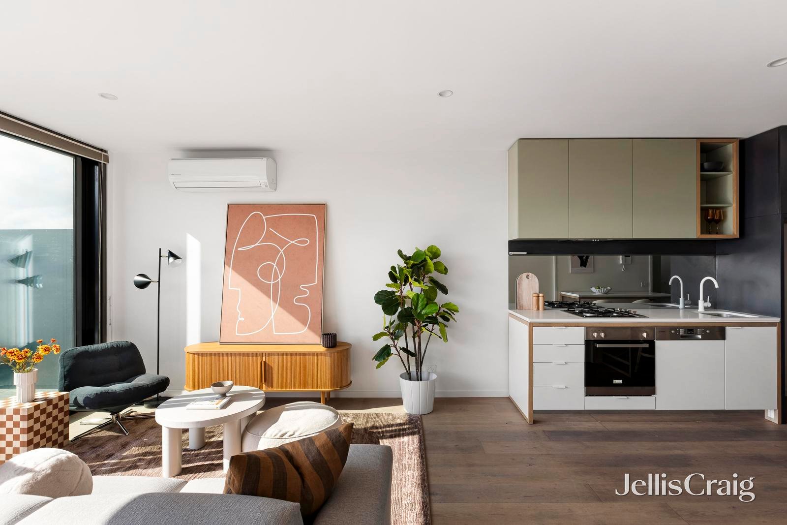 802/495 Rathdowne Street, Carlton image 4