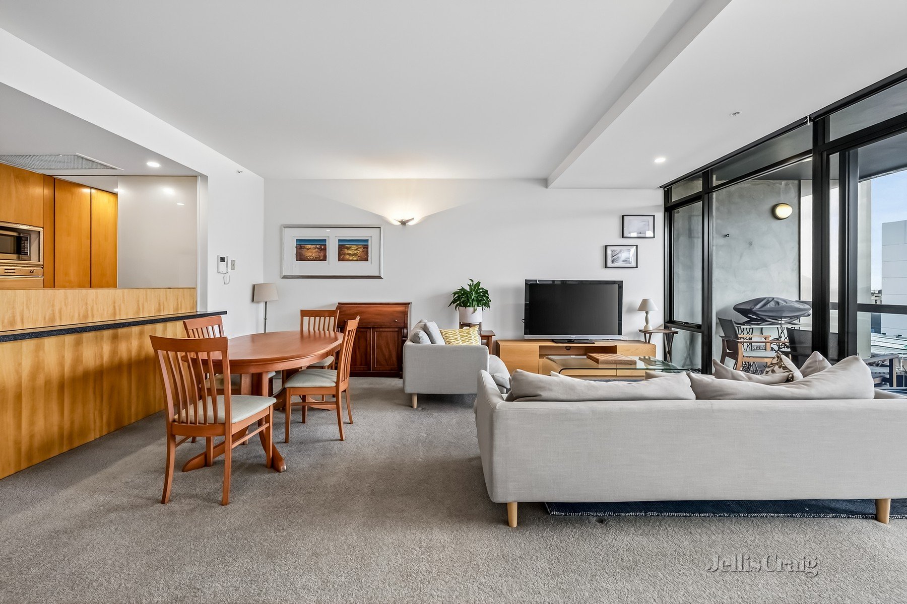 802/668 Swanston Street, Carlton image 2