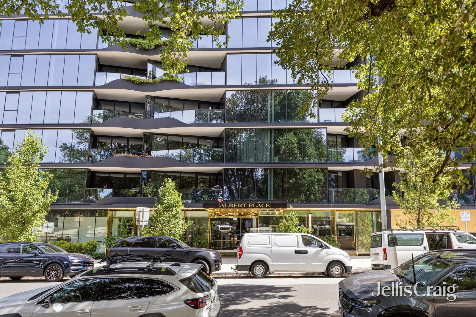 802/8 Bowen Crescent, Melbourne image 2