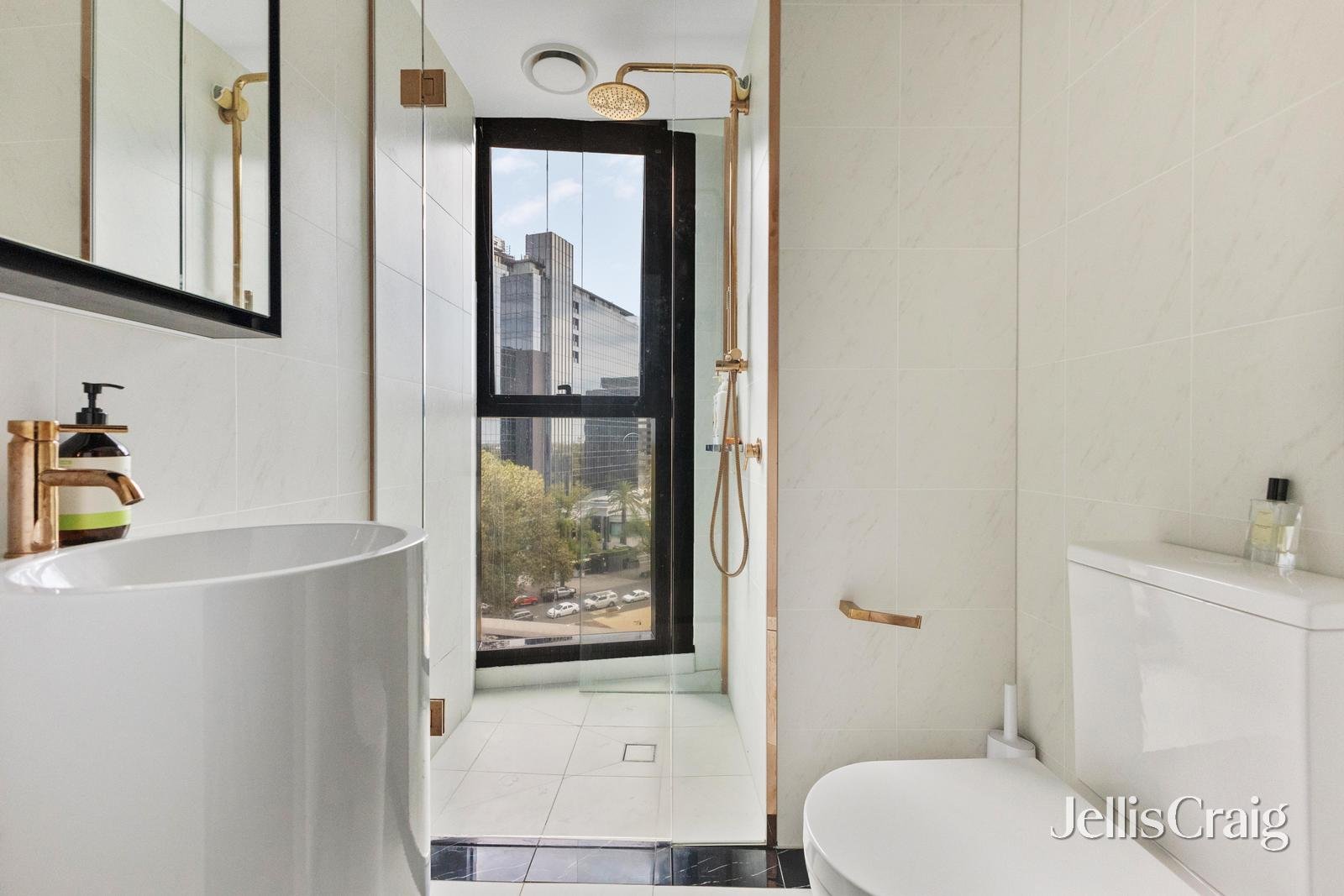 802/8 Bowen Crescent, Melbourne image 8