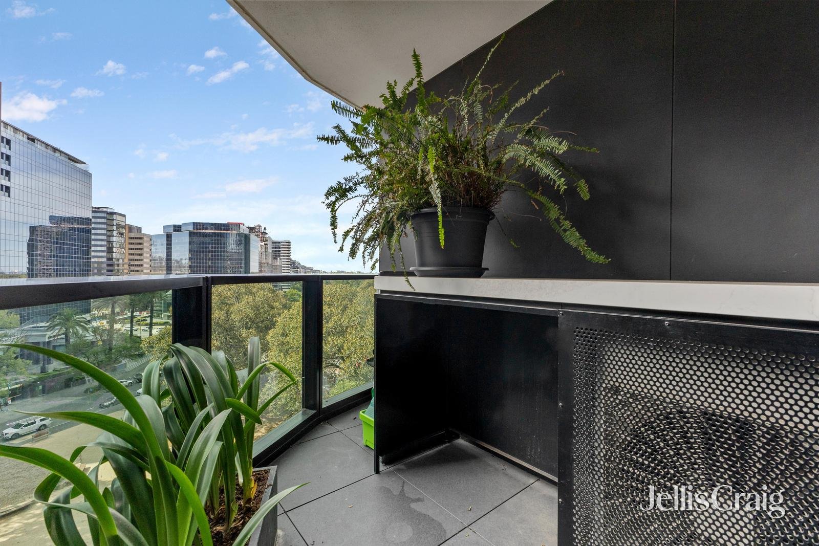 802/8 Bowen Crescent, Melbourne image 9