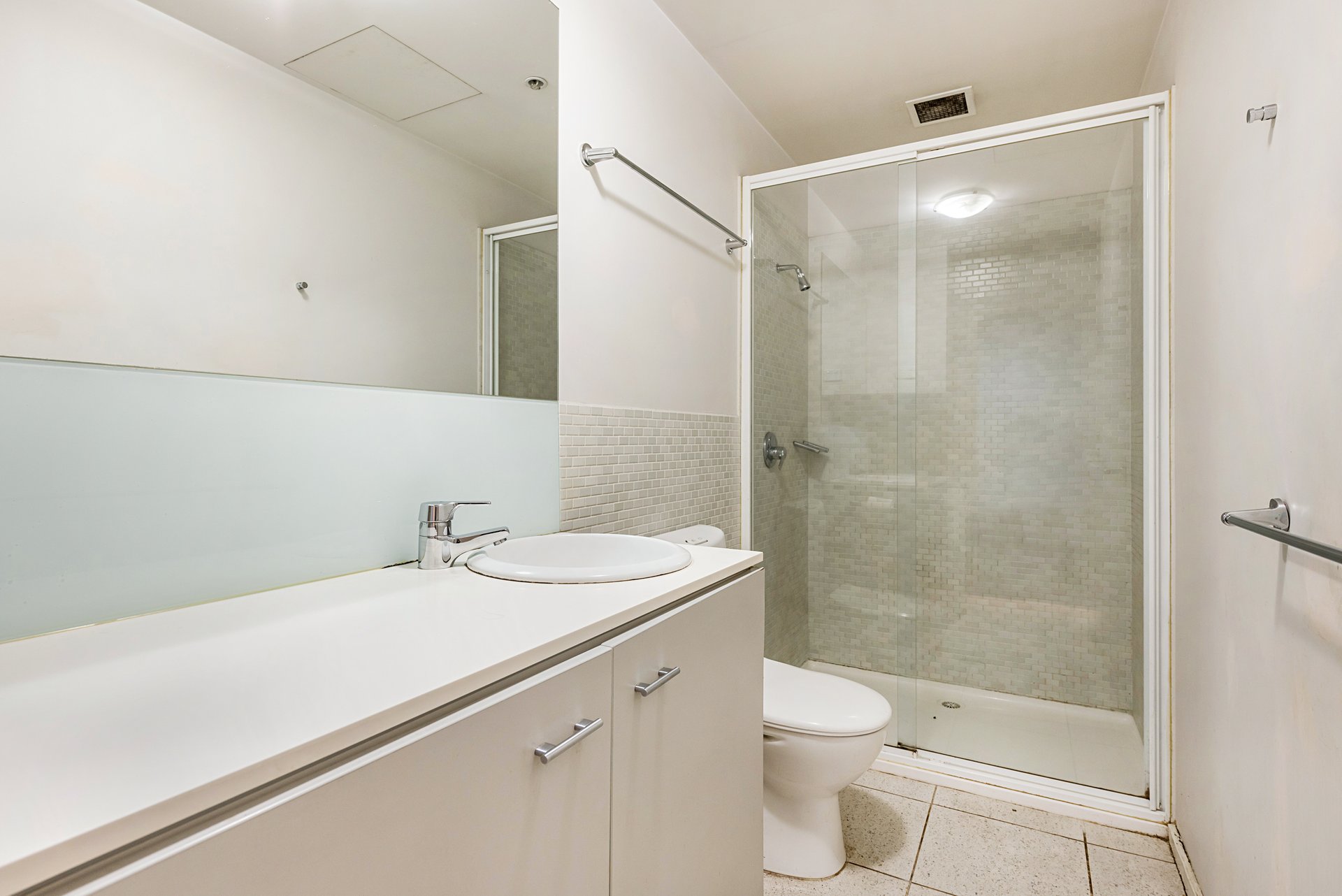 803/115 Swanston Street, Melbourne image 5