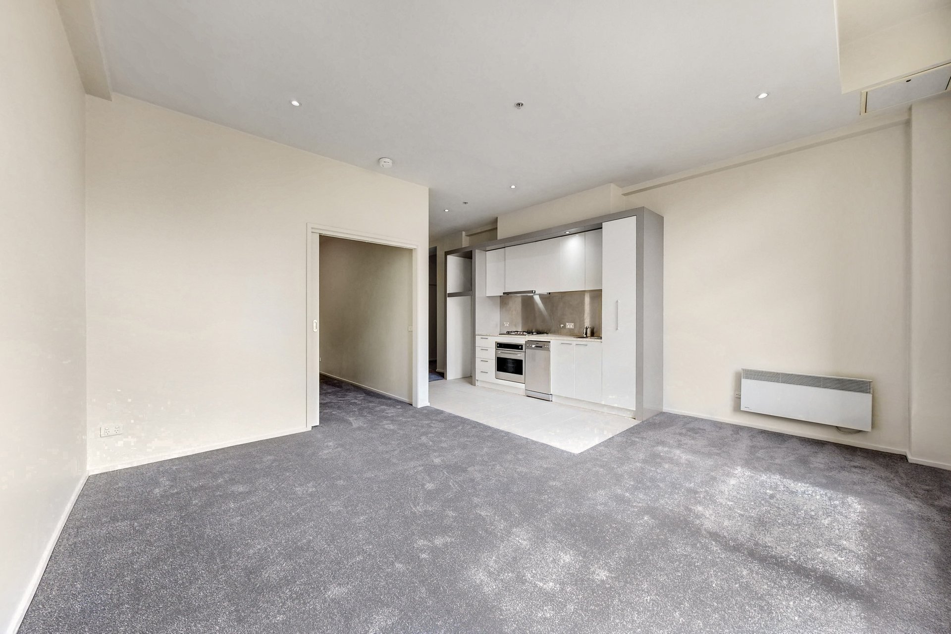 803/115 Swanston Street, Melbourne image 6