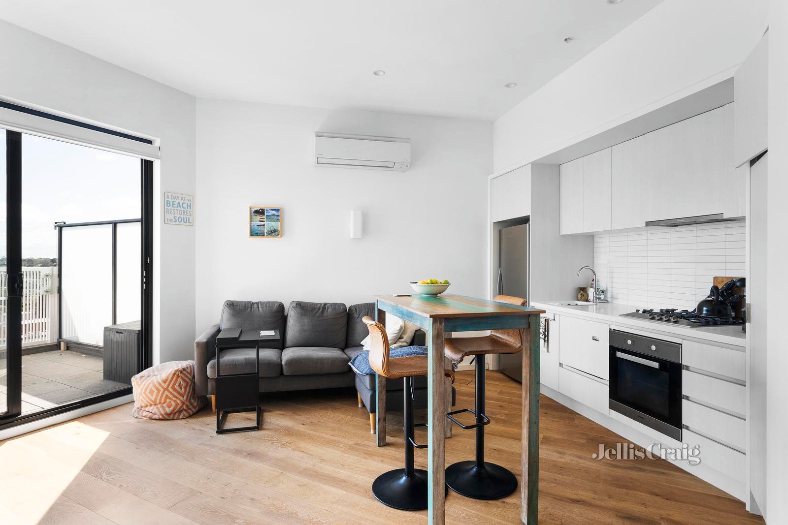 804/7 Balcombe Road, Mentone image 2