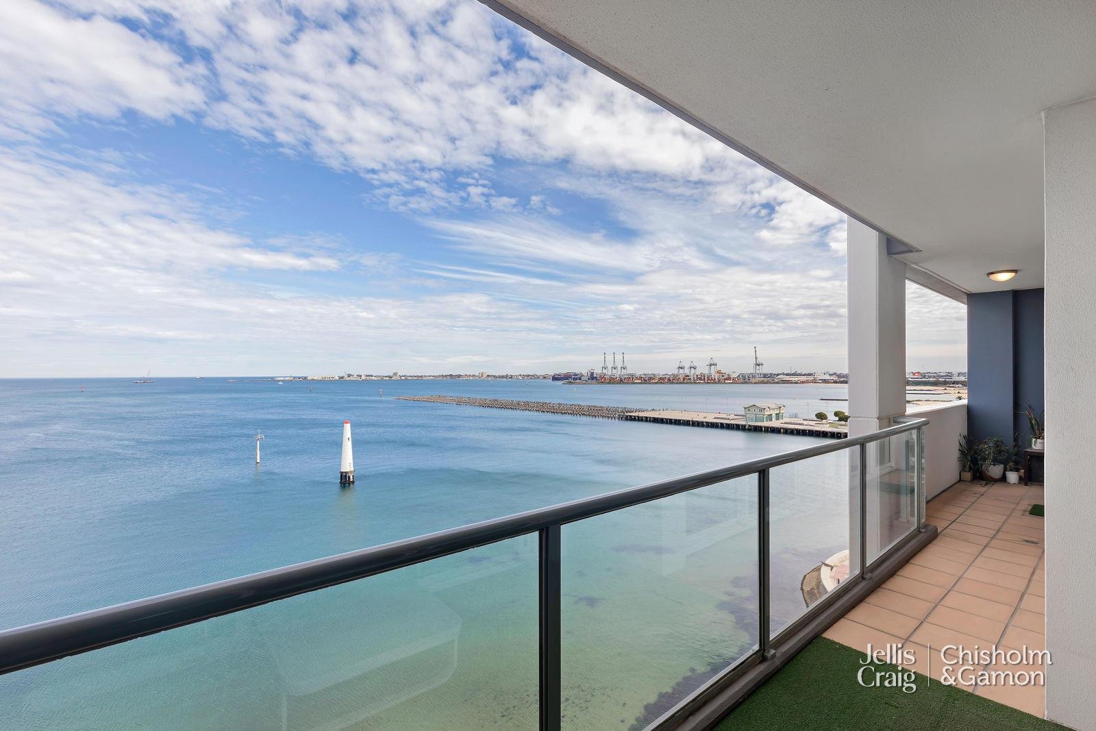 806/115 Beach Street, Port Melbourne image 4