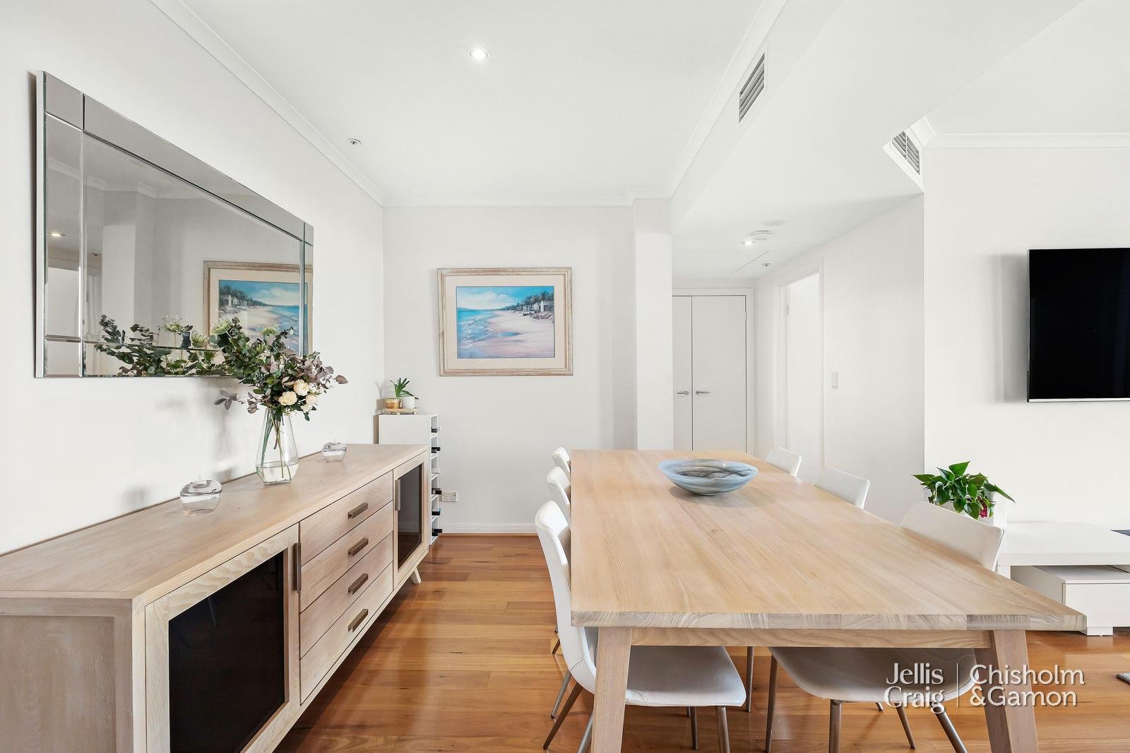 806/115 Beach Street, Port Melbourne image 6