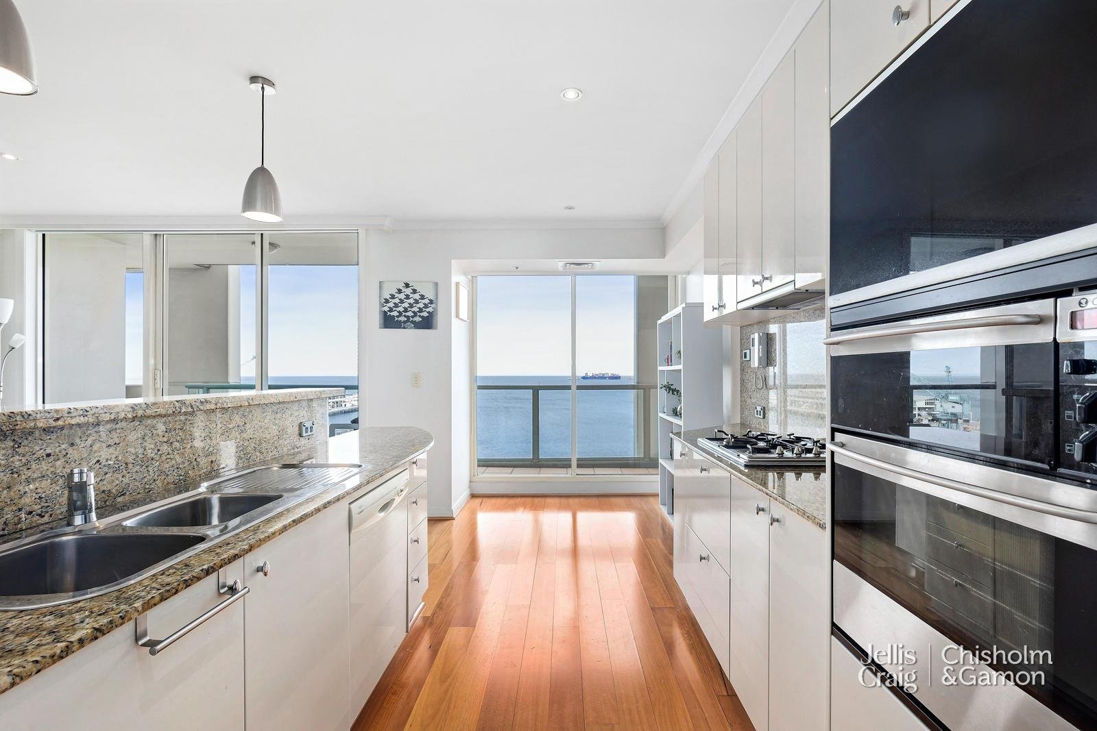 806/115 Beach Street, Port Melbourne image 7