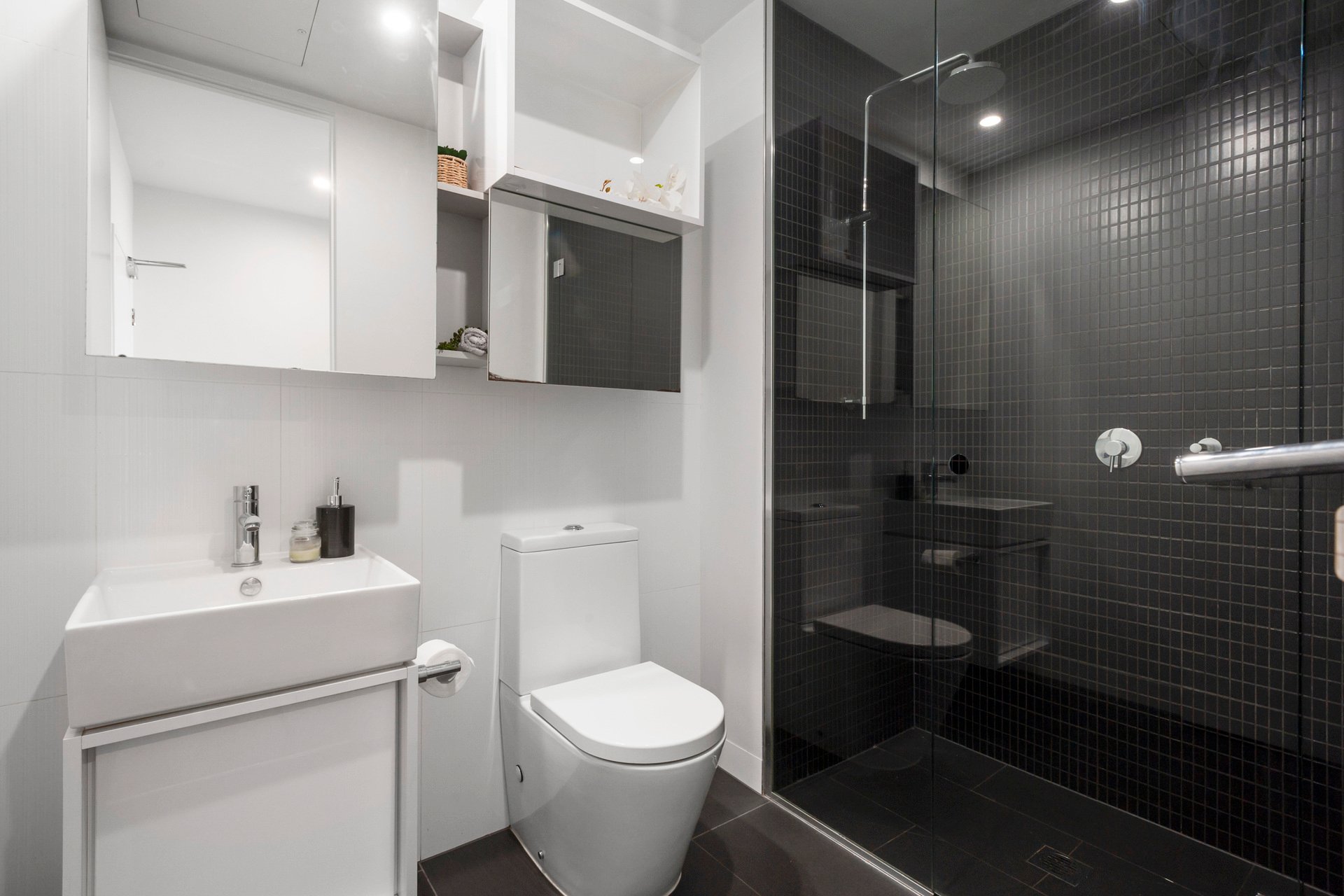 Property Gallery Thumbnail 8