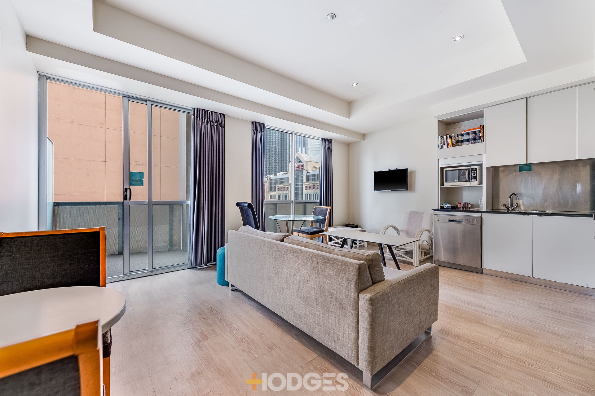 806 / 233 Collins Street MELBOURNE