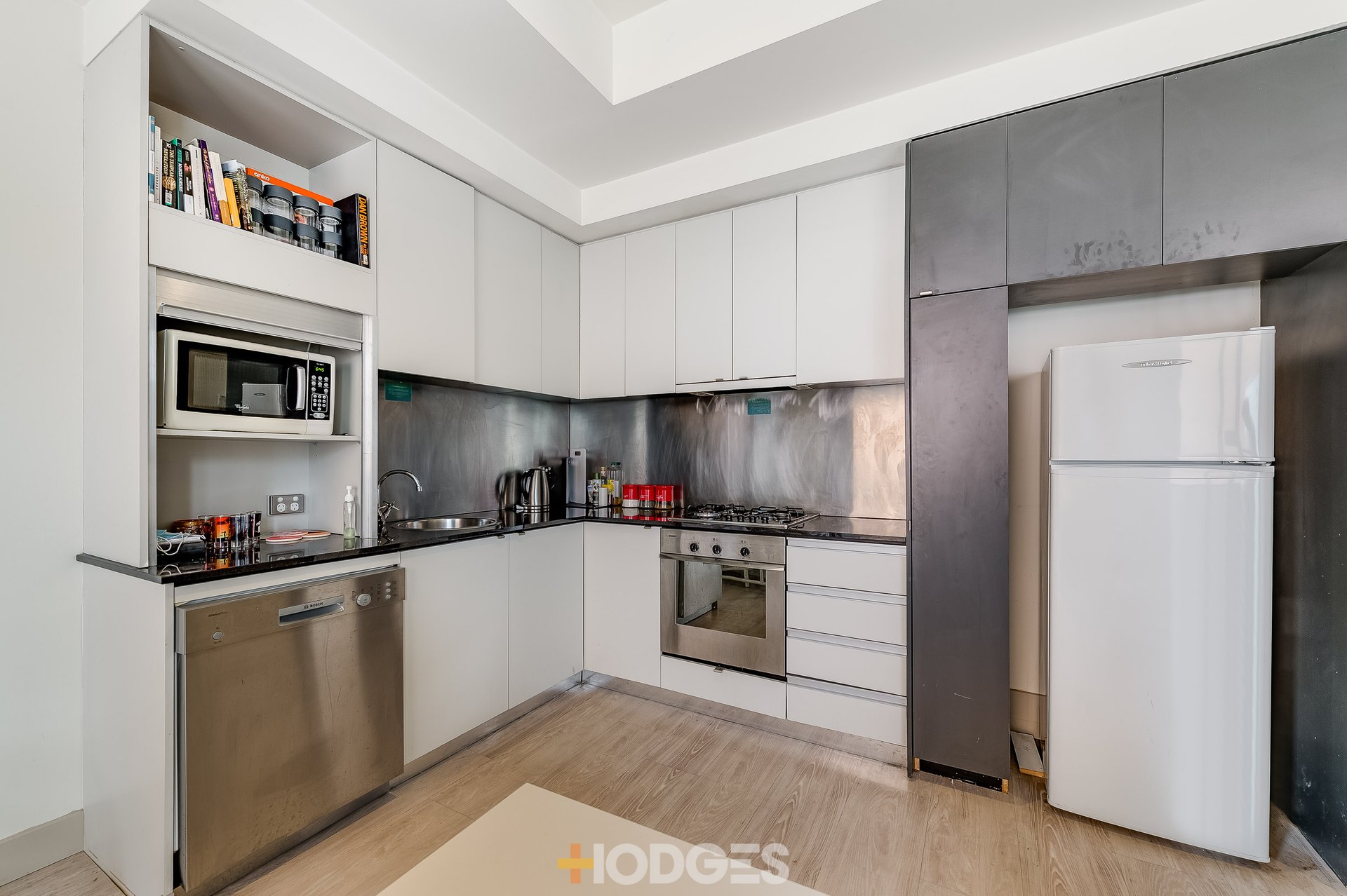 806 / 233 Collins Street MELBOURNE
