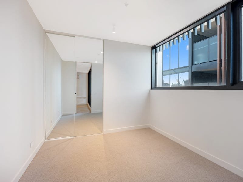 806/75 Palmerston Crescent, South Melbourne image 5