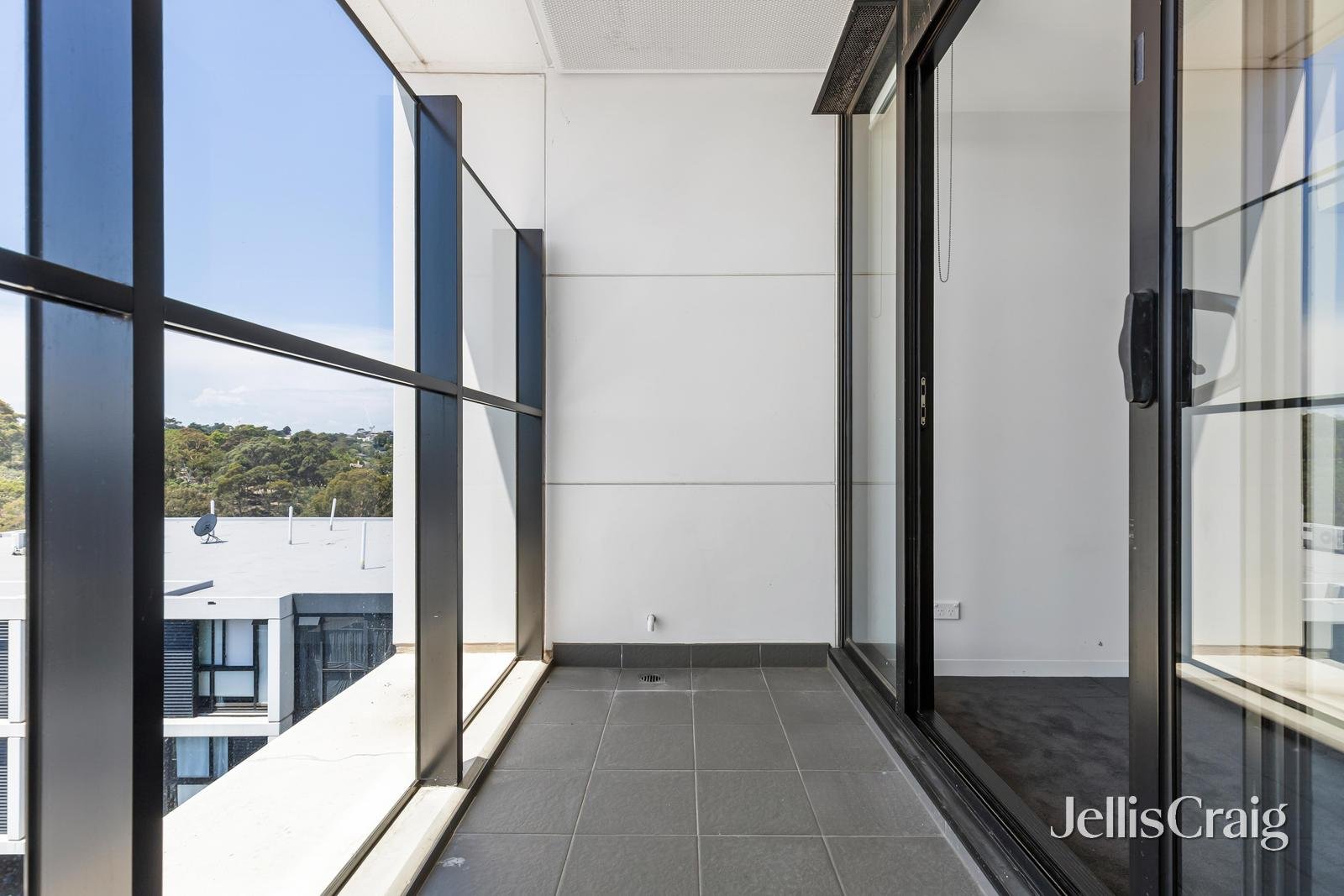 807/11 Flockhart Street, Abbotsford image 7