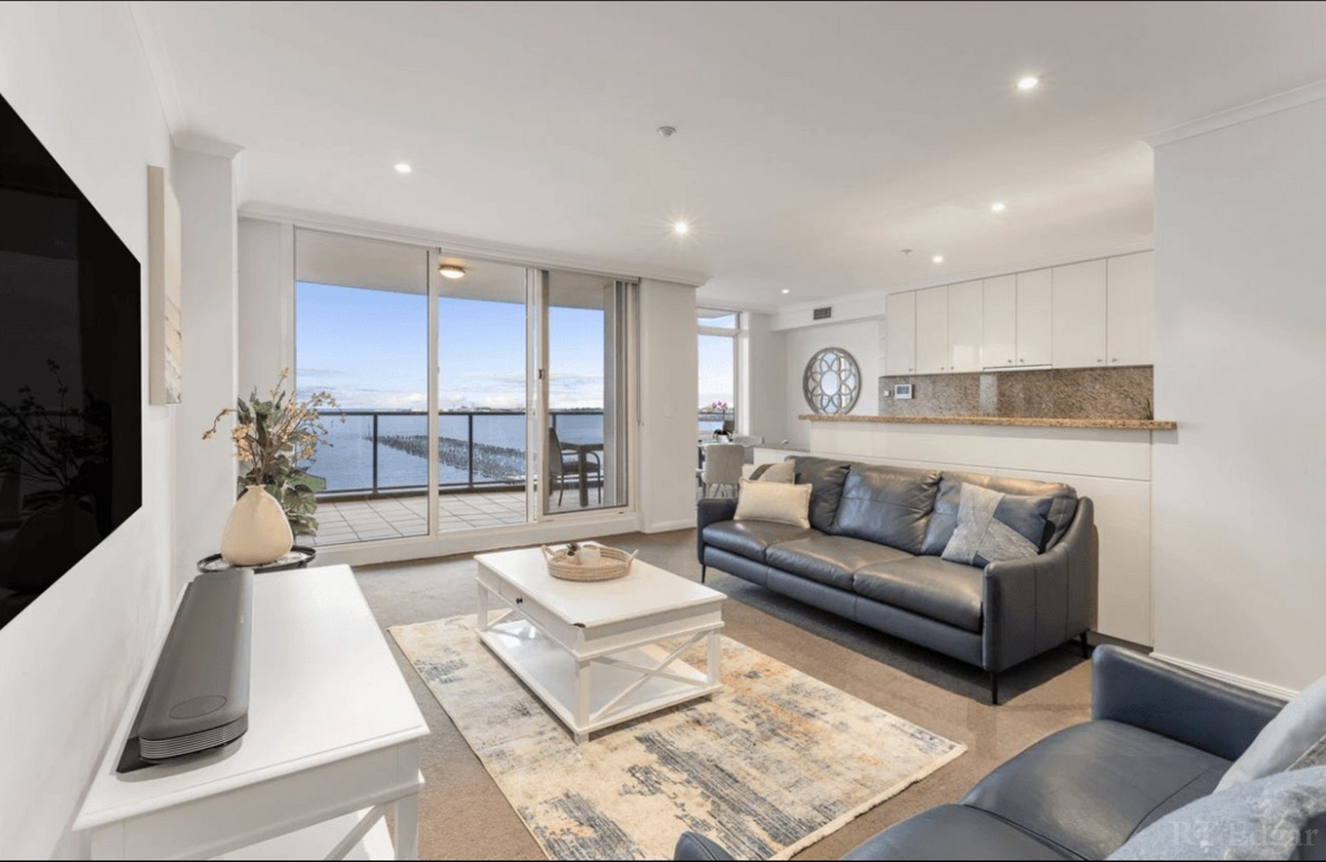 Property Gallery Thumbnail 3