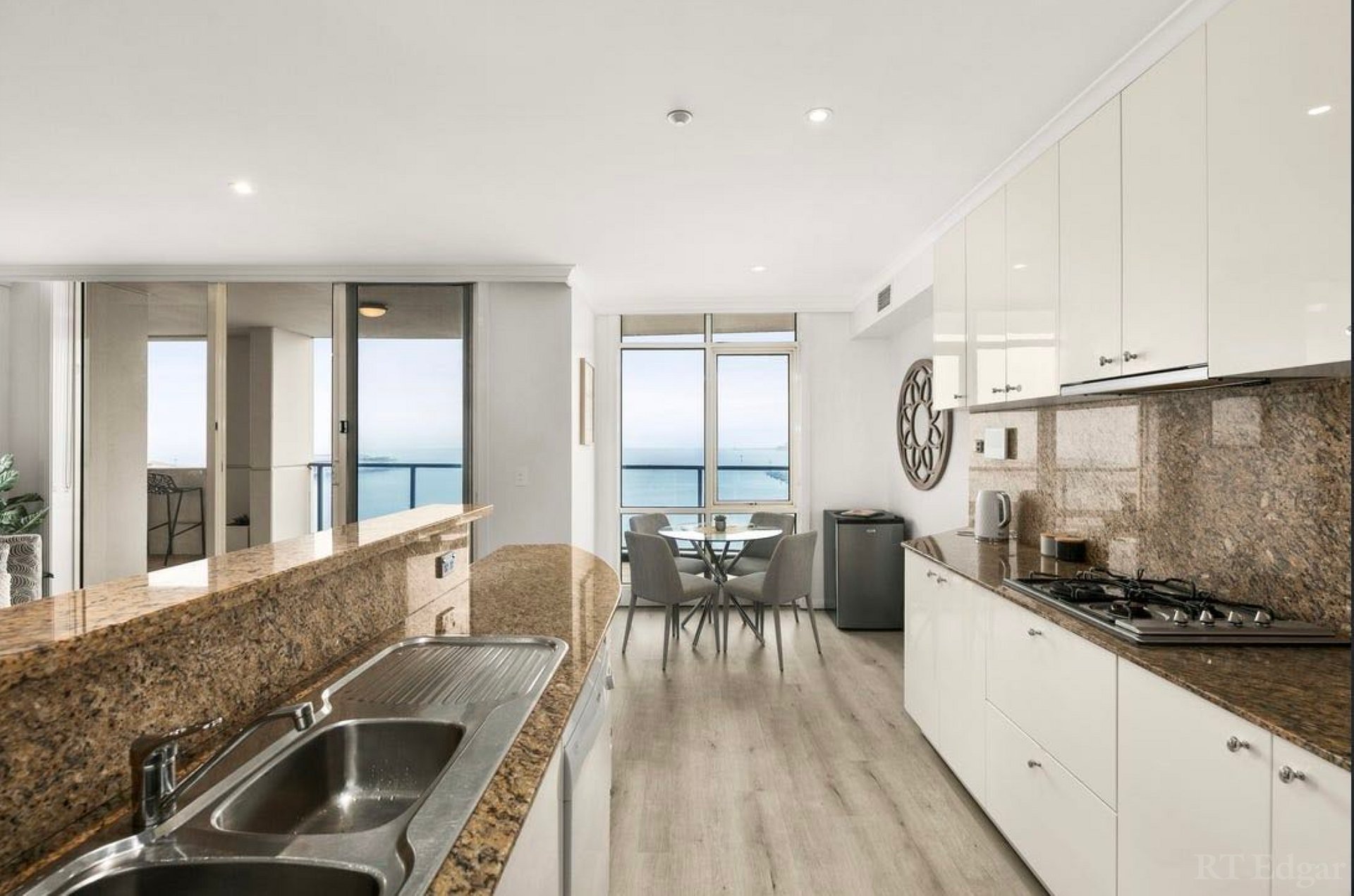Property Gallery Thumbnail 4