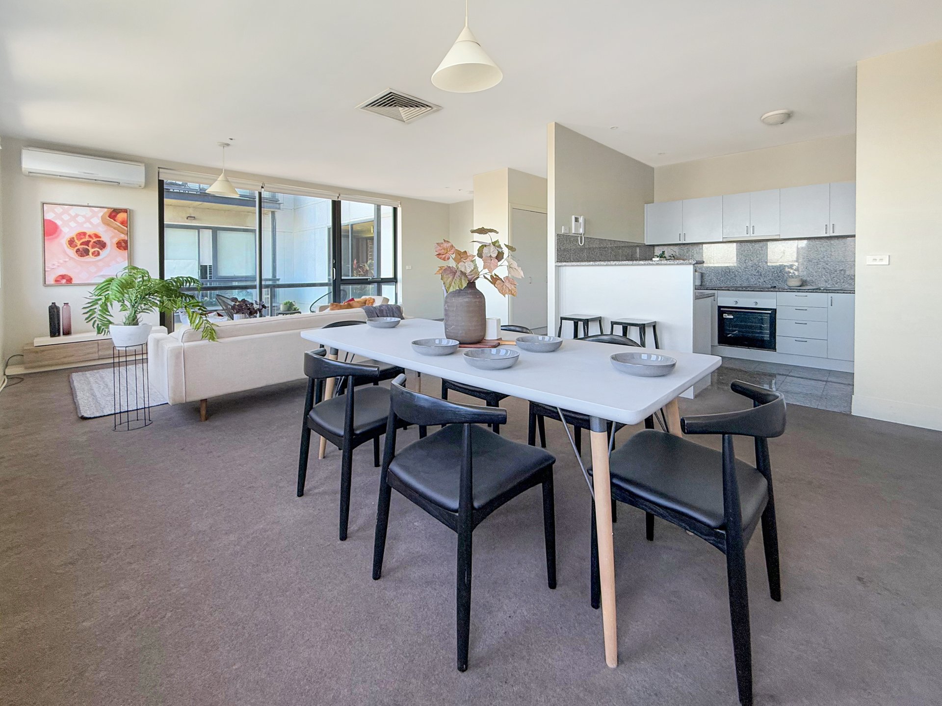 807/221 Sturt Street, Southbank image 2