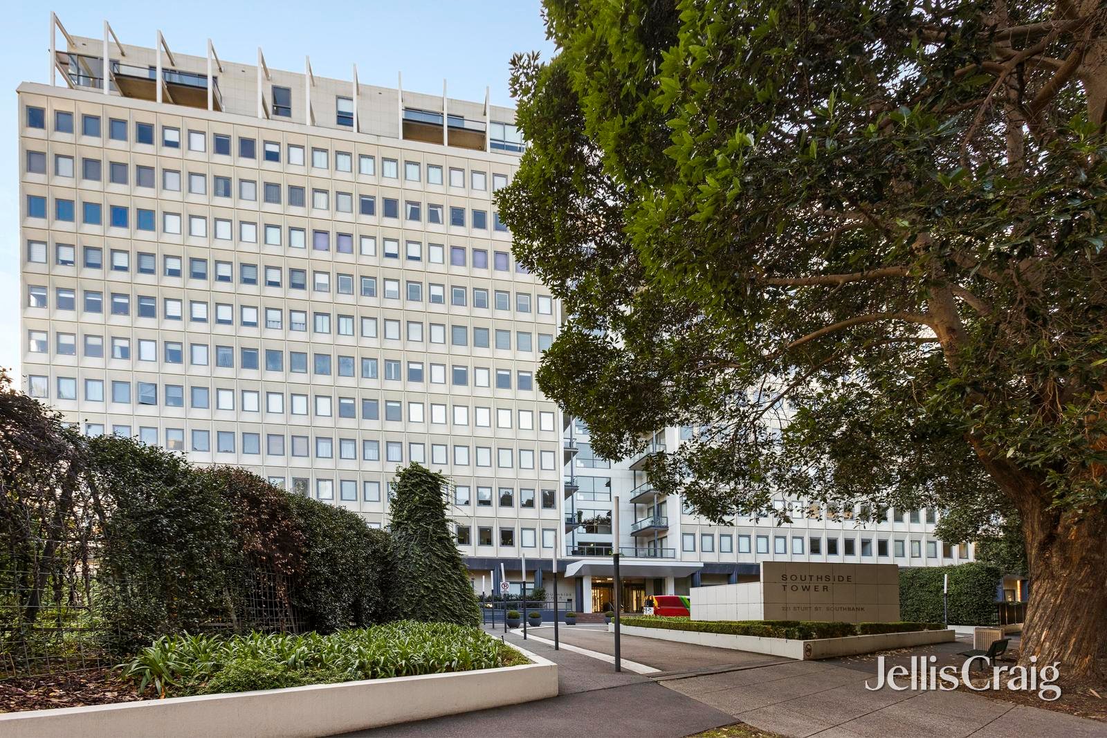 807/221 Sturt Street, Southbank image 11