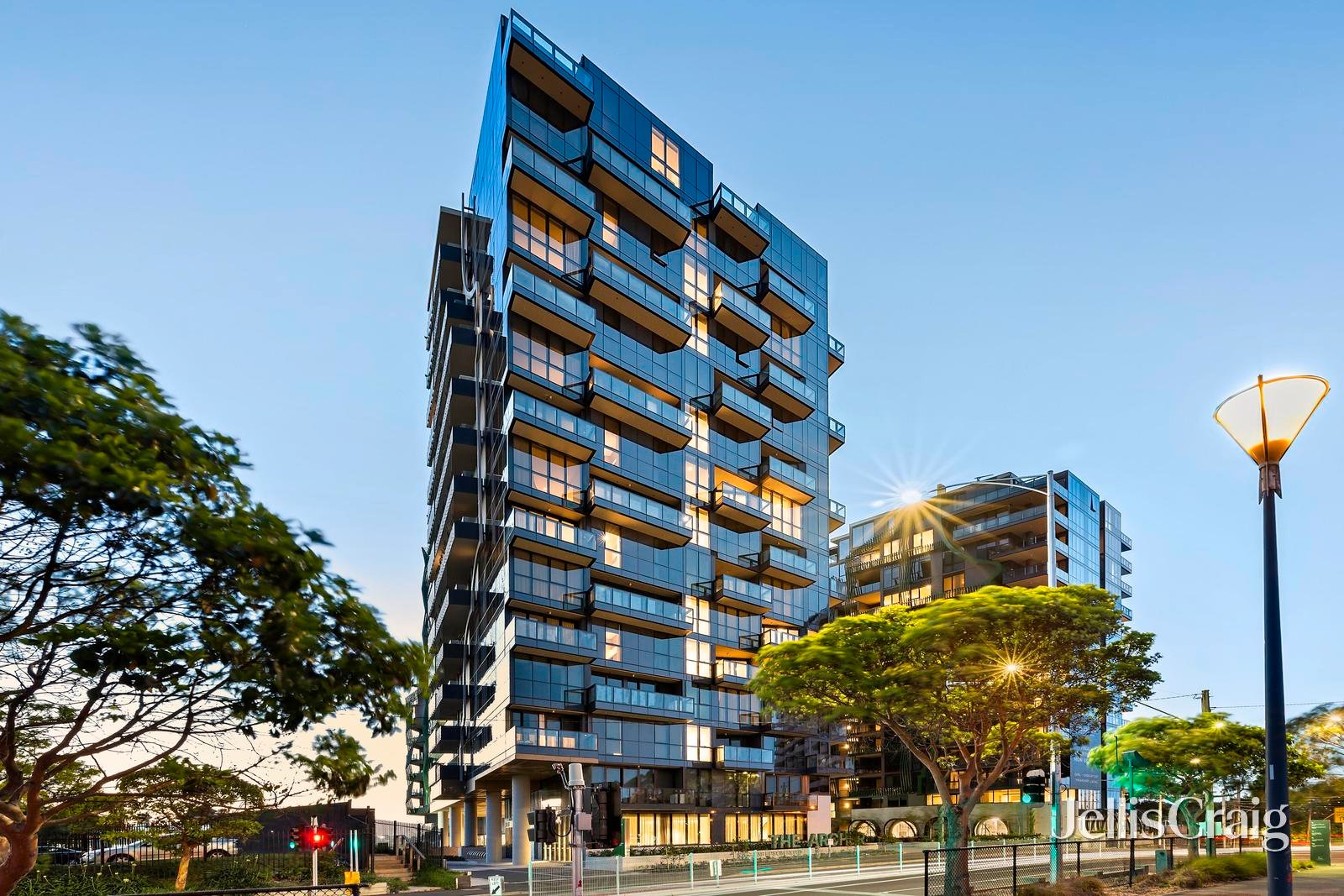 807/550 Epsom Road, Flemington image 18