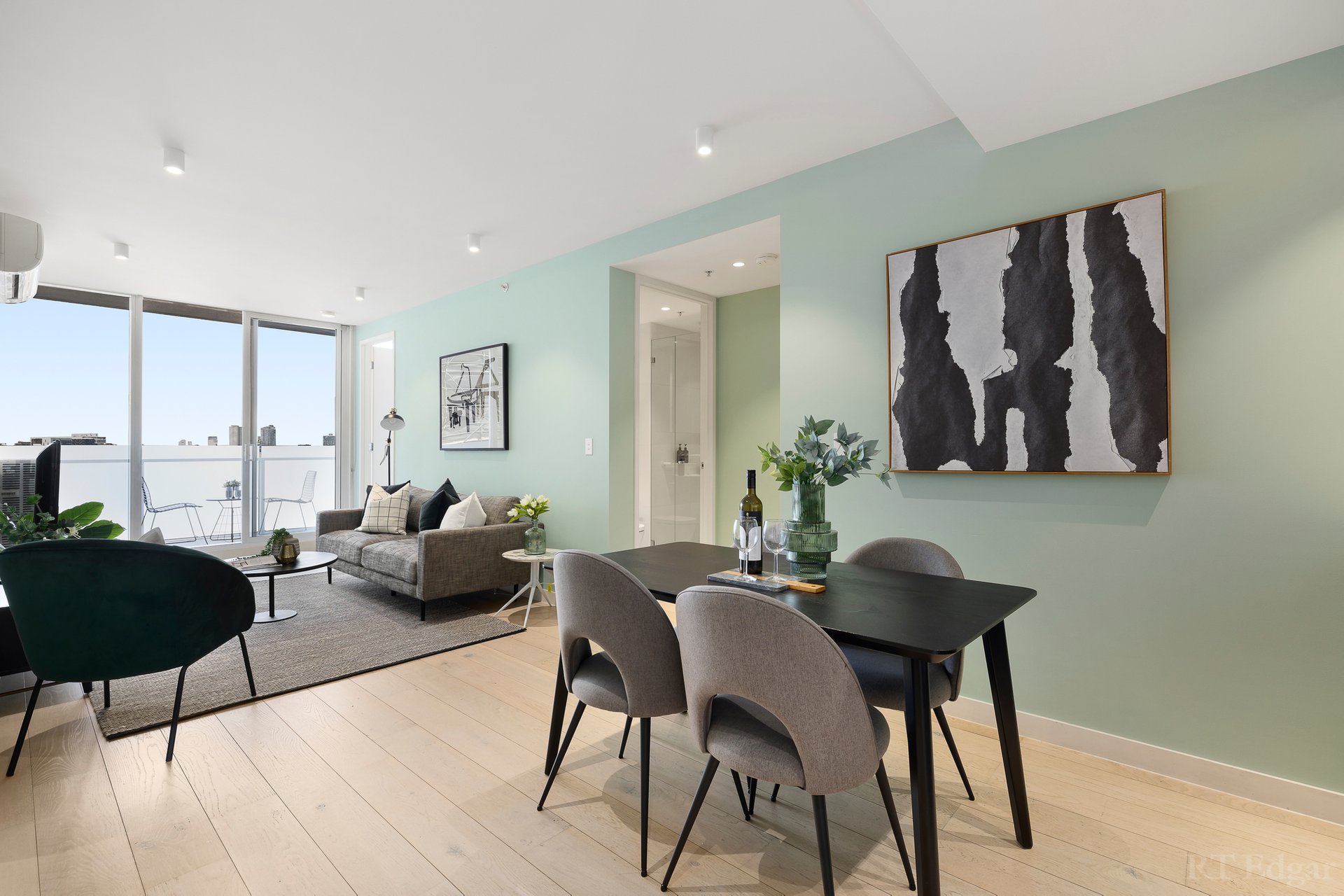 Property Gallery - Main Image