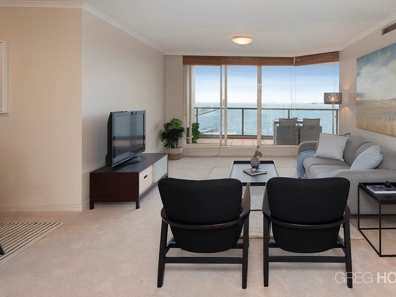 808/107 Beach Street, Port Melbourne image 7