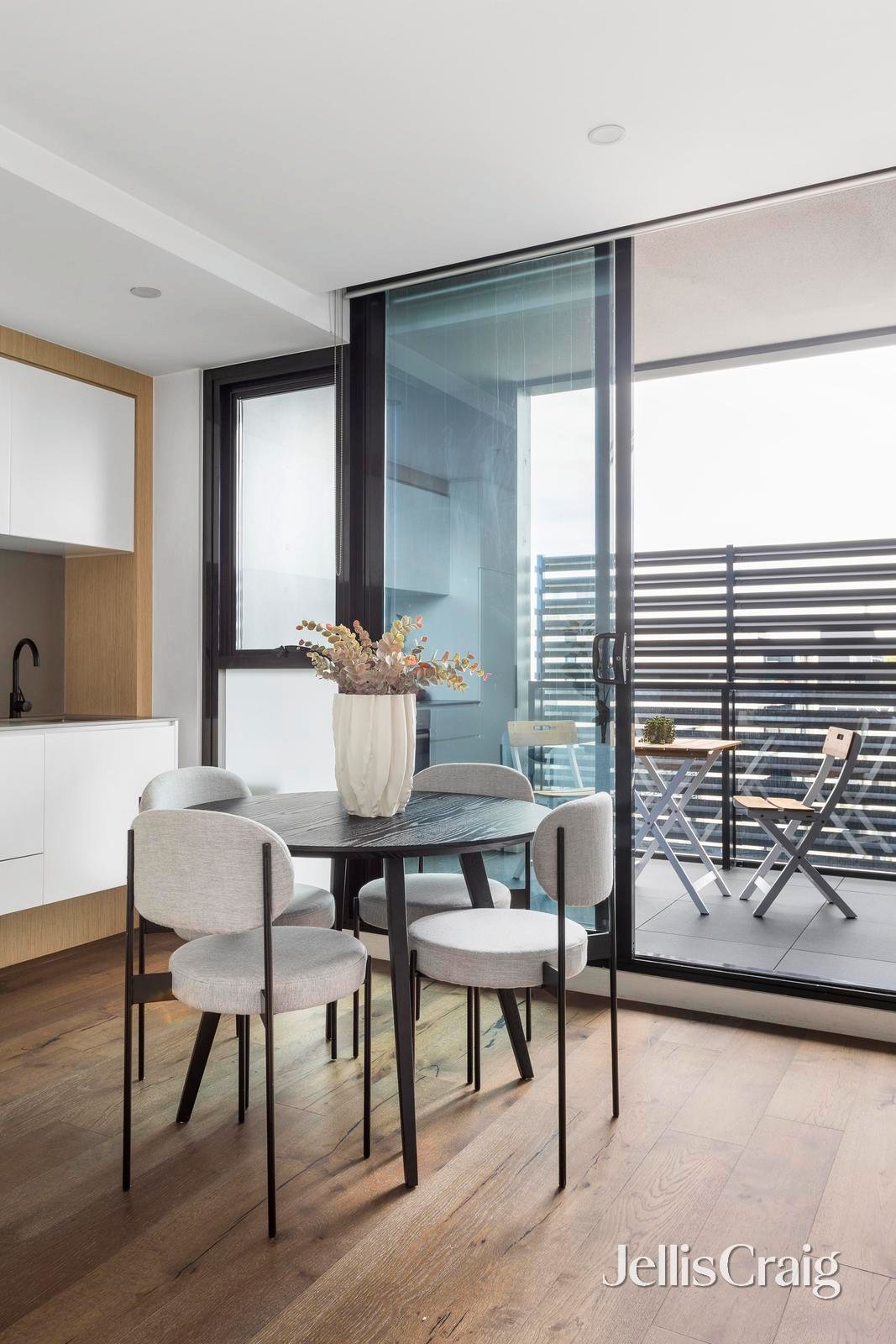 808/51 Napoleon Street, Collingwood image 6