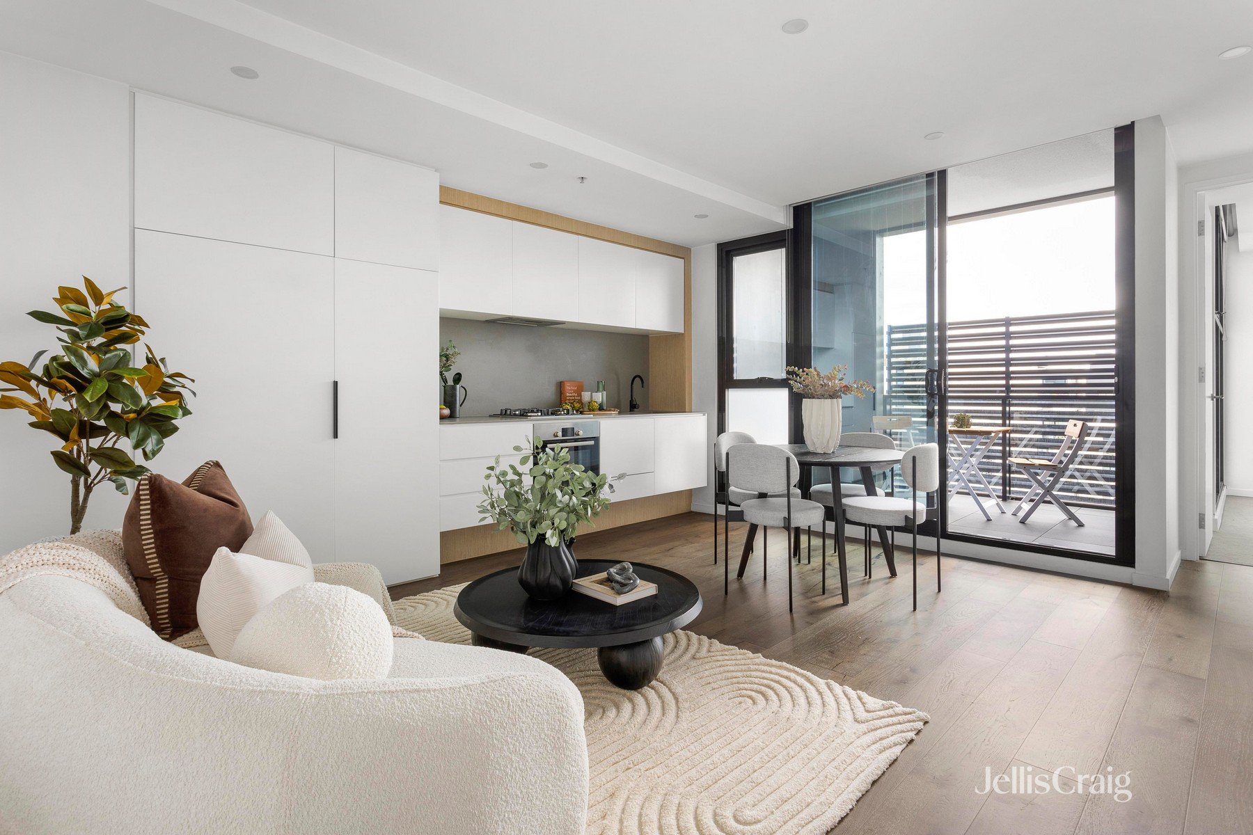 808/51 Napoleon Street, Collingwood image 2