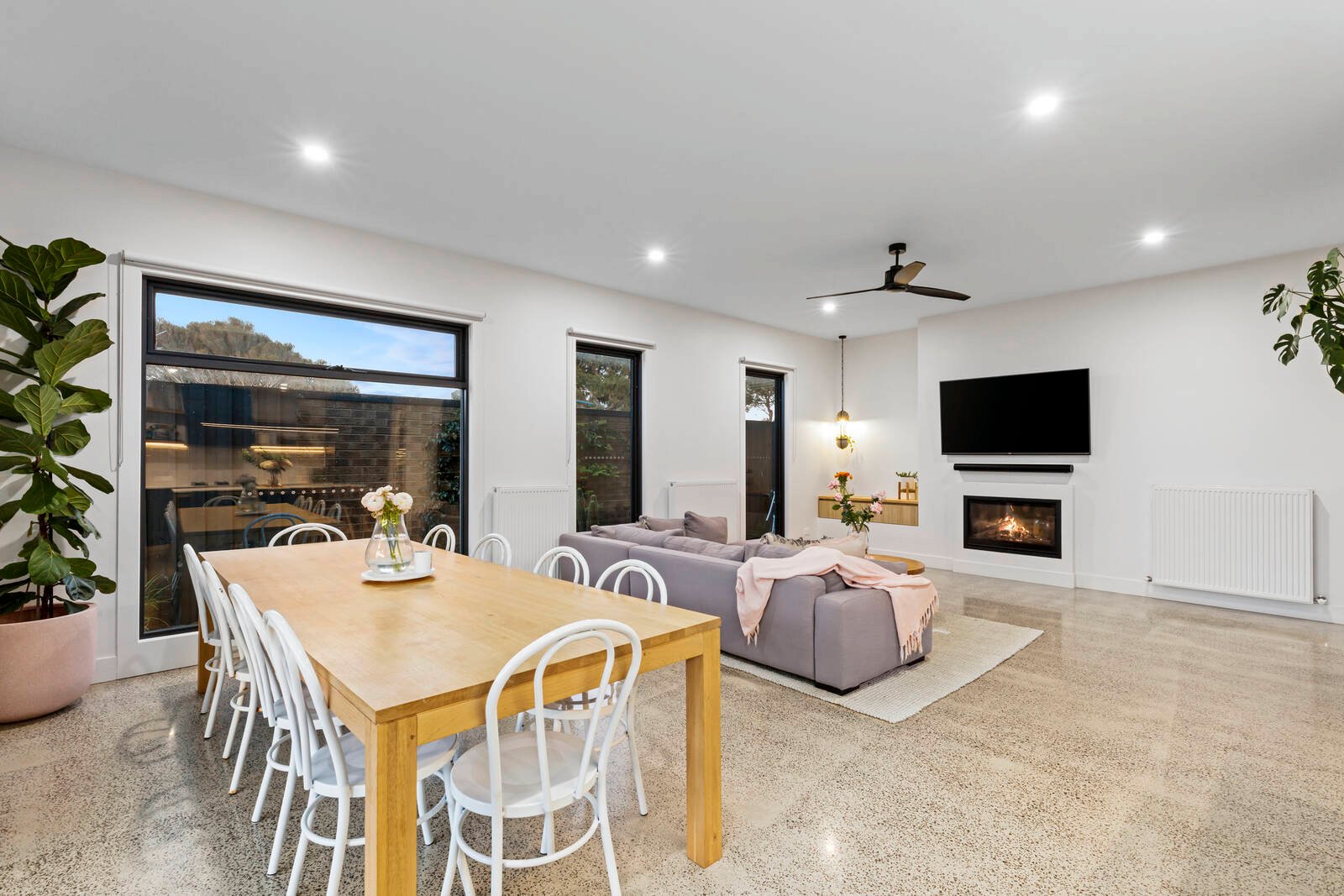 Property Gallery Thumbnail 8
