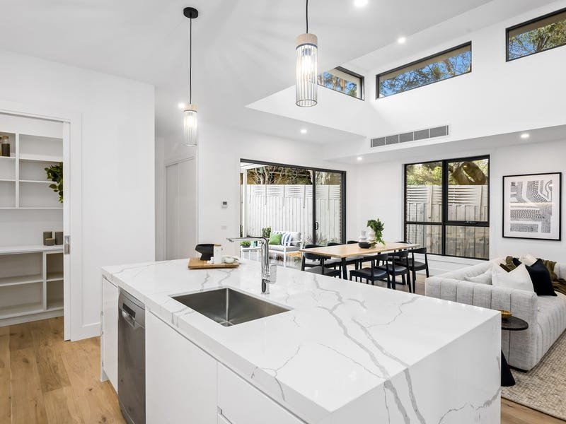 Property Gallery Thumbnail 3