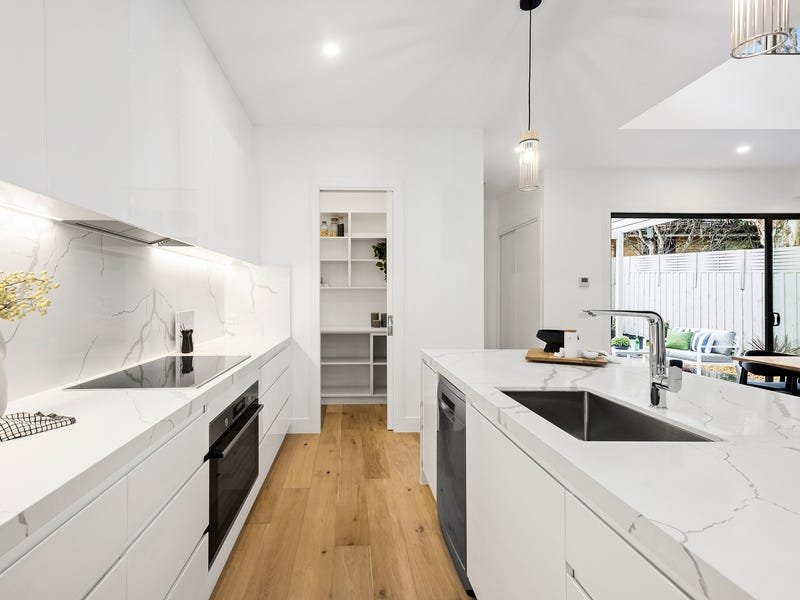 Property Gallery Thumbnail 8