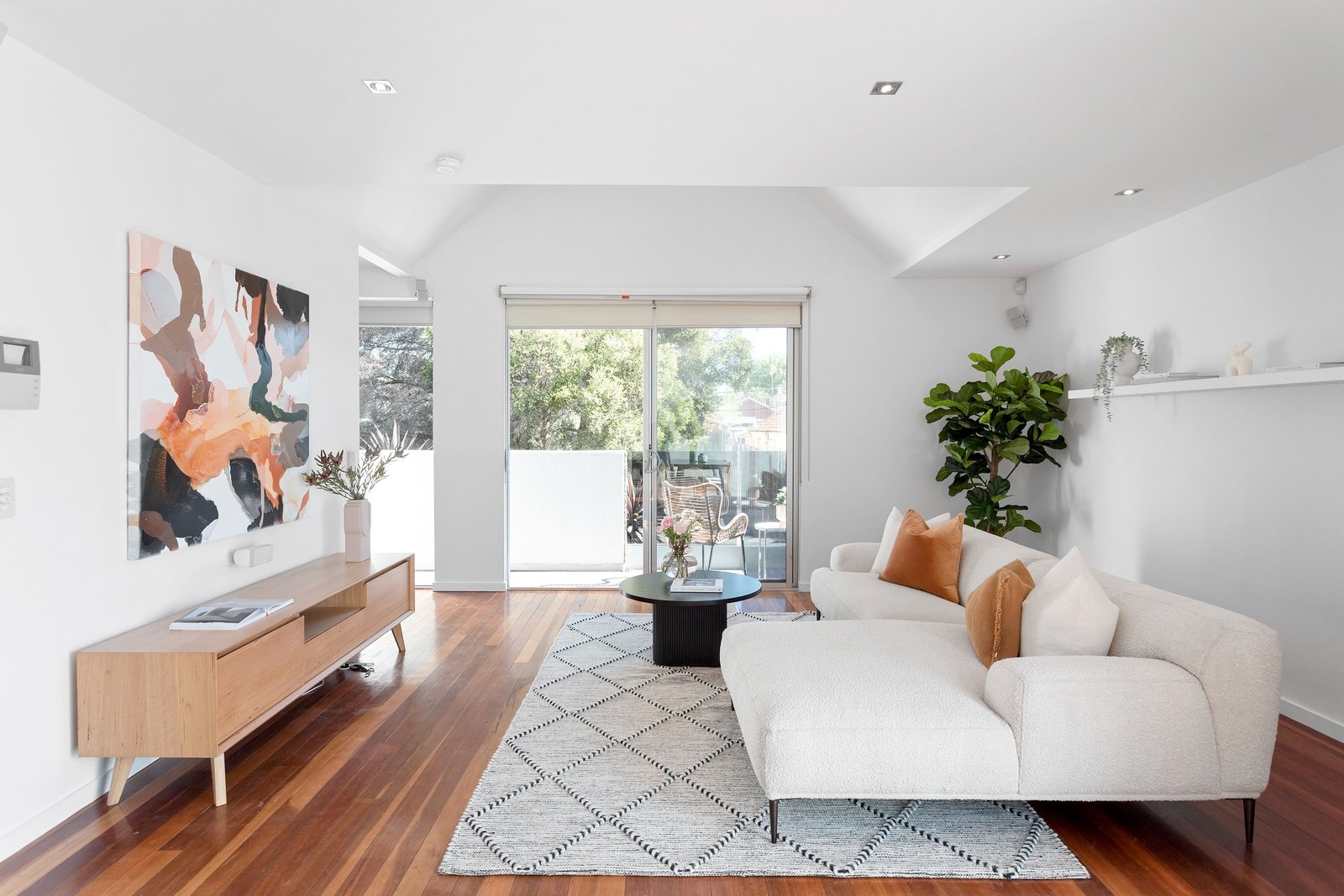 Property Gallery Thumbnail 3