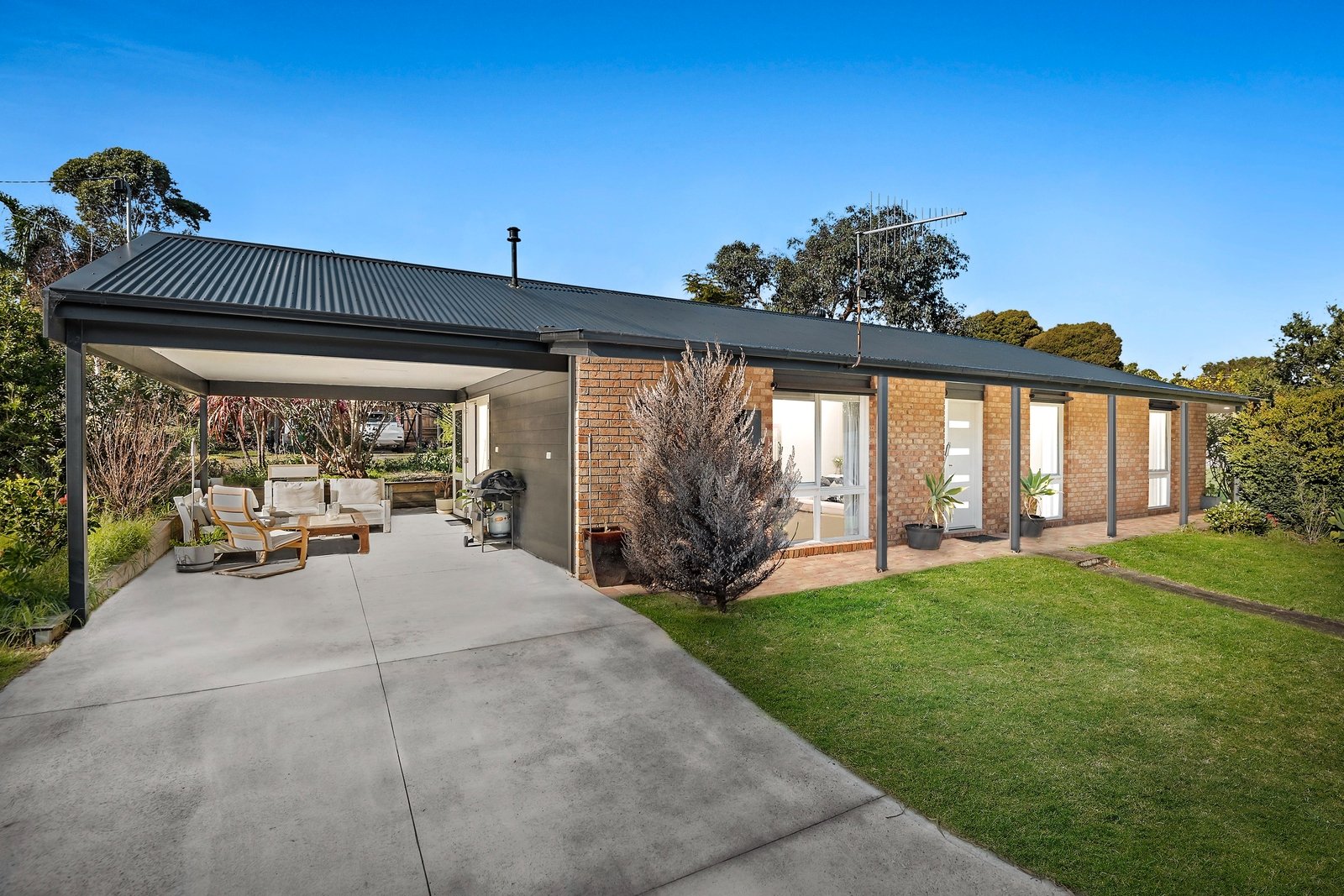 Property Gallery Thumbnail 8
