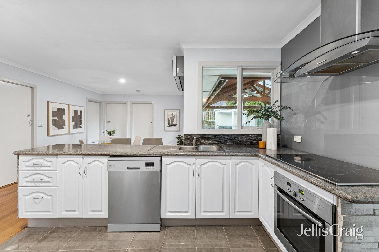 81 Carronvale Road, Mooroolbark image 7