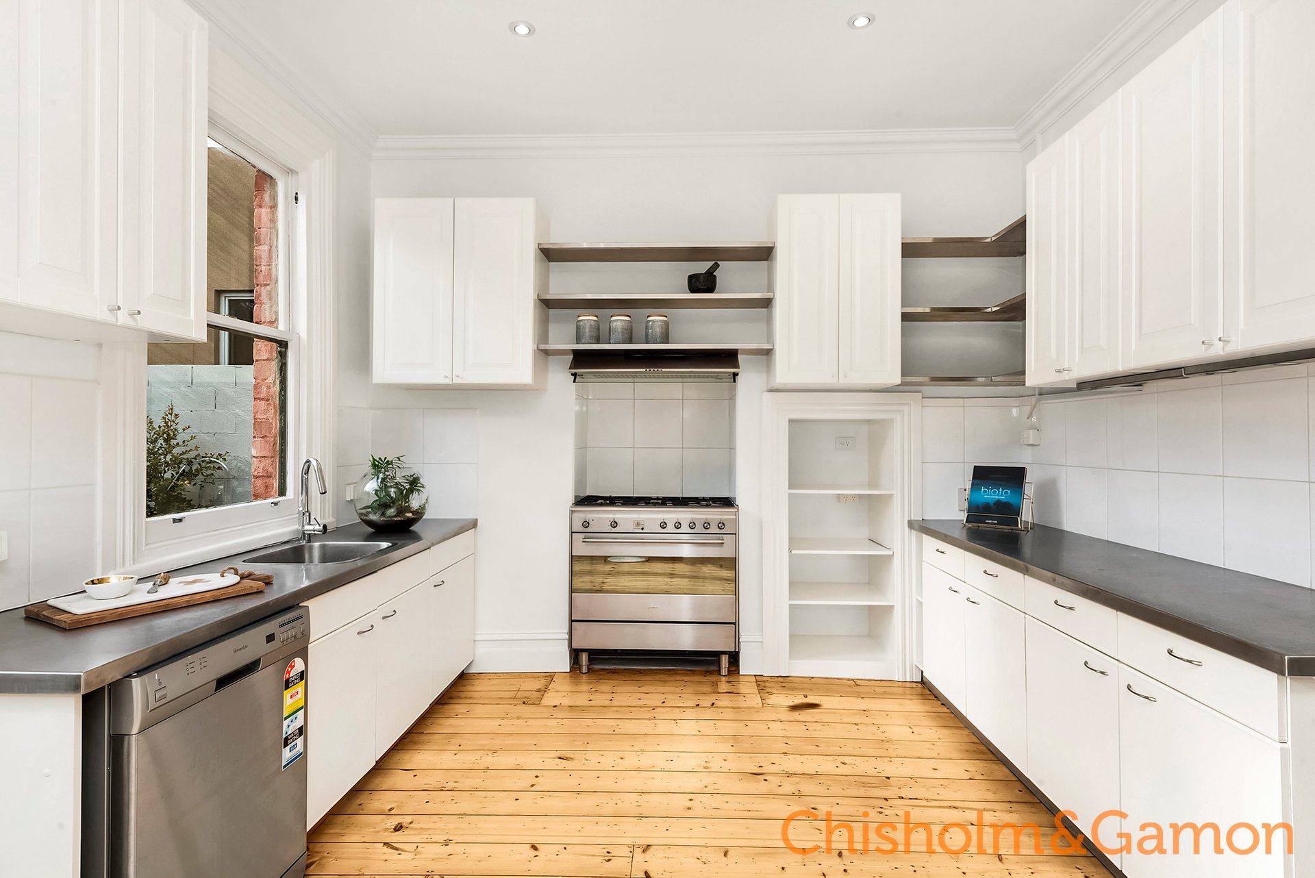 81 Erskine Street, Middle Park image 5