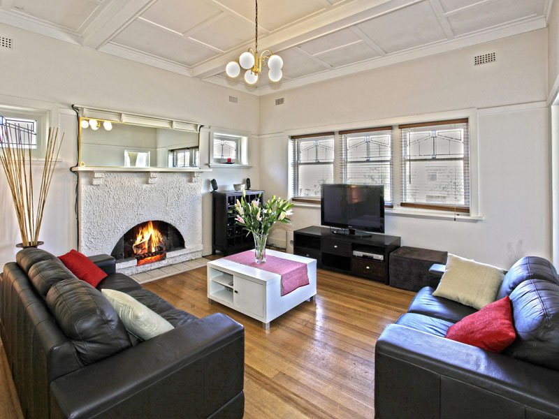 8/1 Glenhuntly Road, Elwood image 5