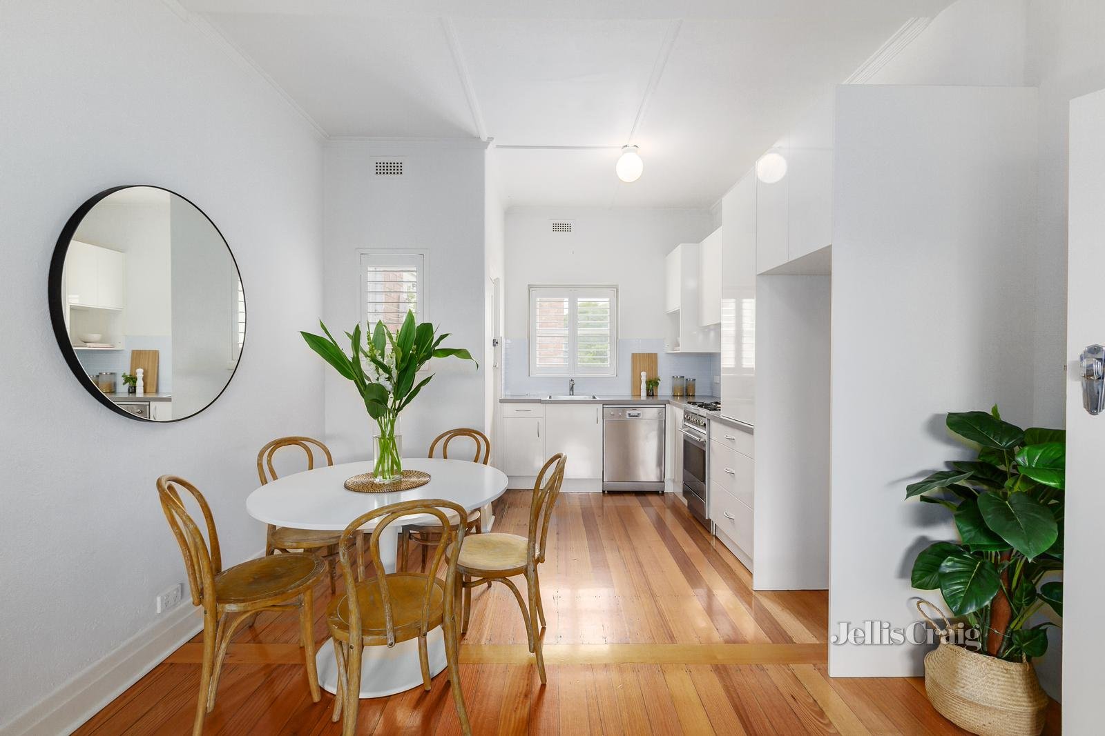 8/1 Greville Street, Prahran image 3