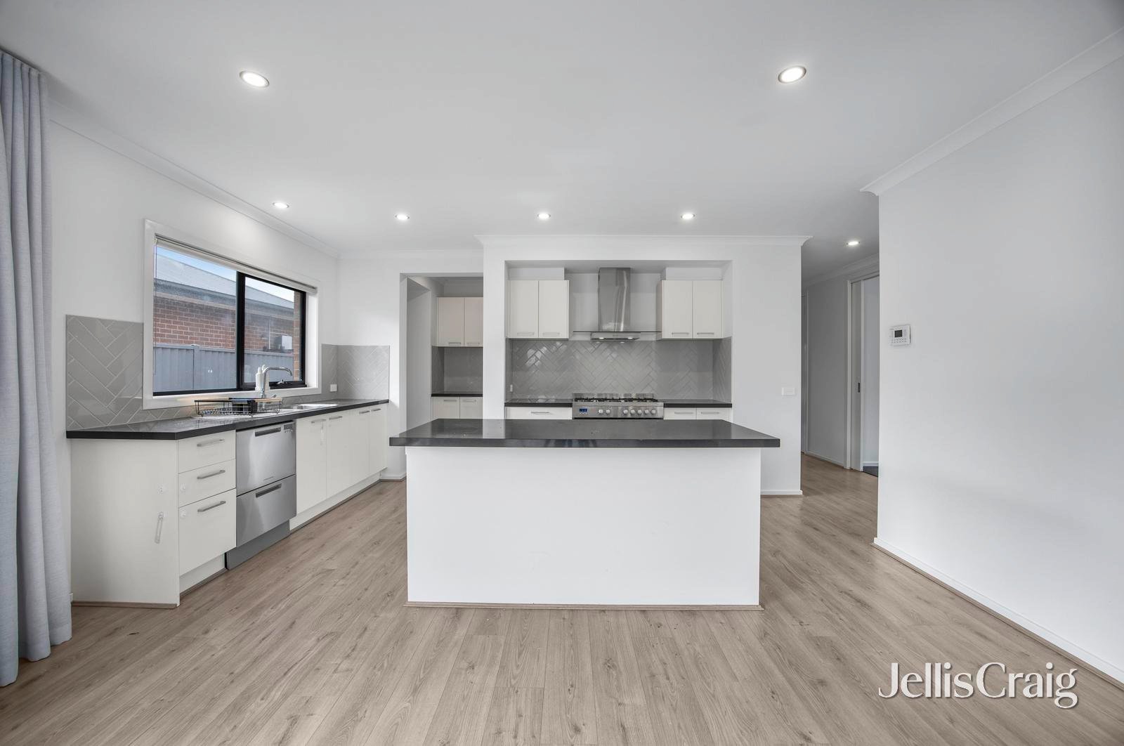81 Lugano Avenue, Alfredton image 2