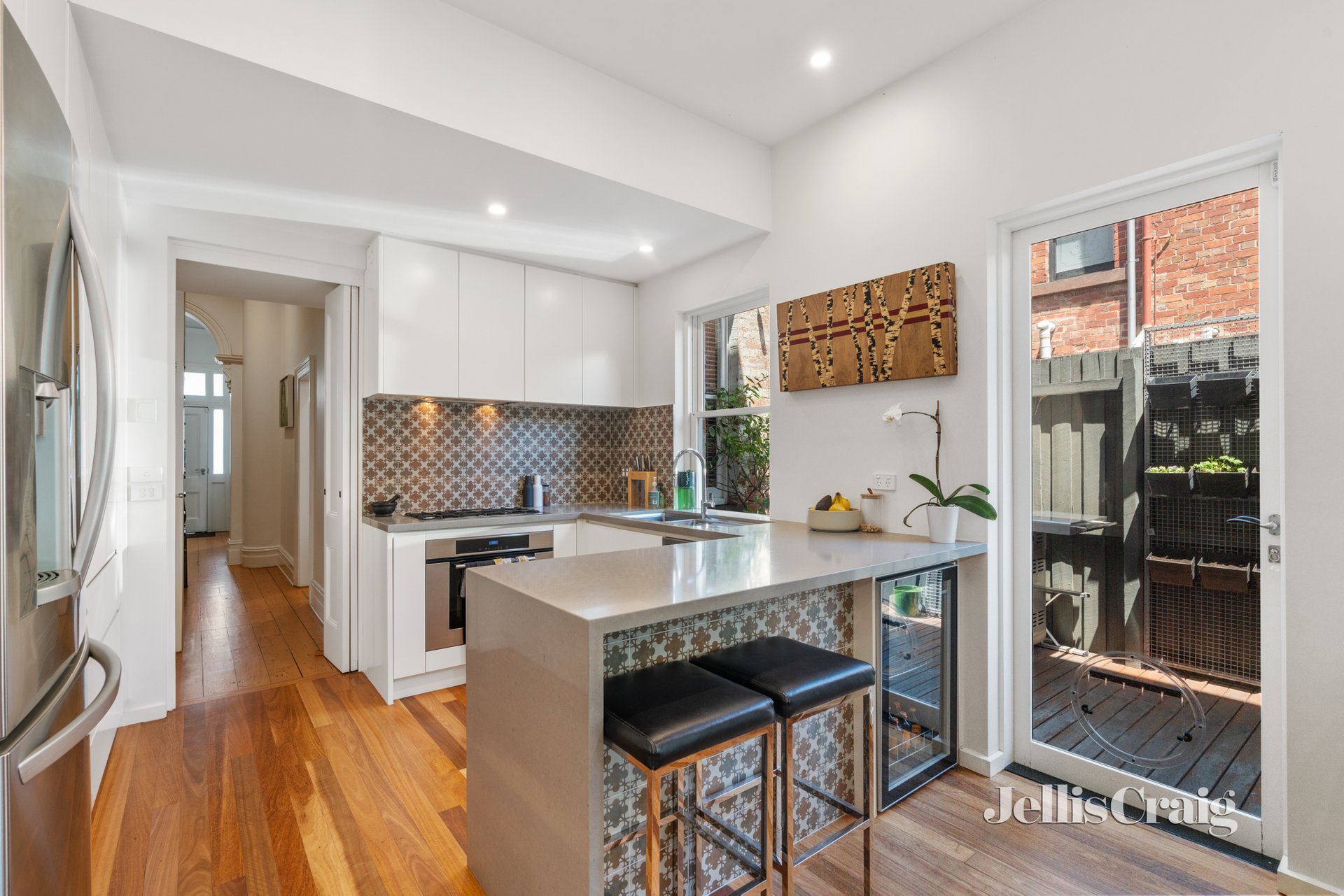81 Rowena Parade, Richmond image 3