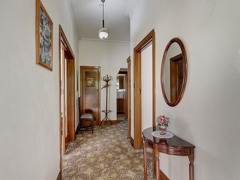 81 Summerhill Road, Glen Iris image 4