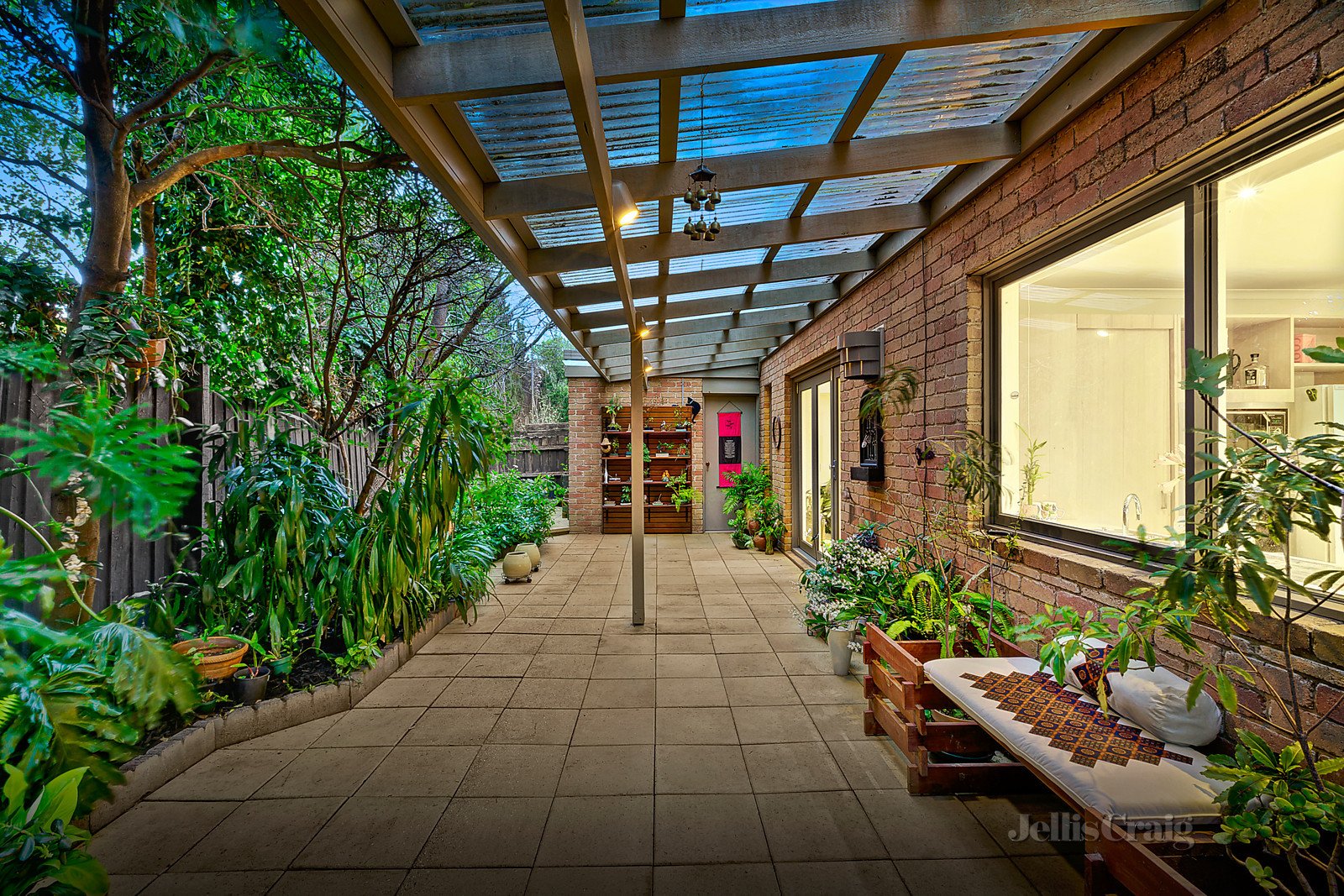 8/10-12 Wynyeh Street, Malvern East image 2