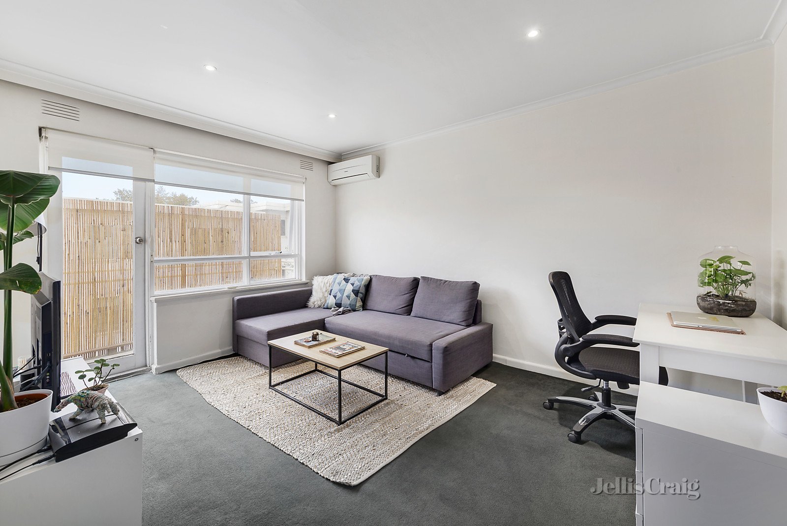8/10 Mitford Street, St&nbsp;Kilda image 2